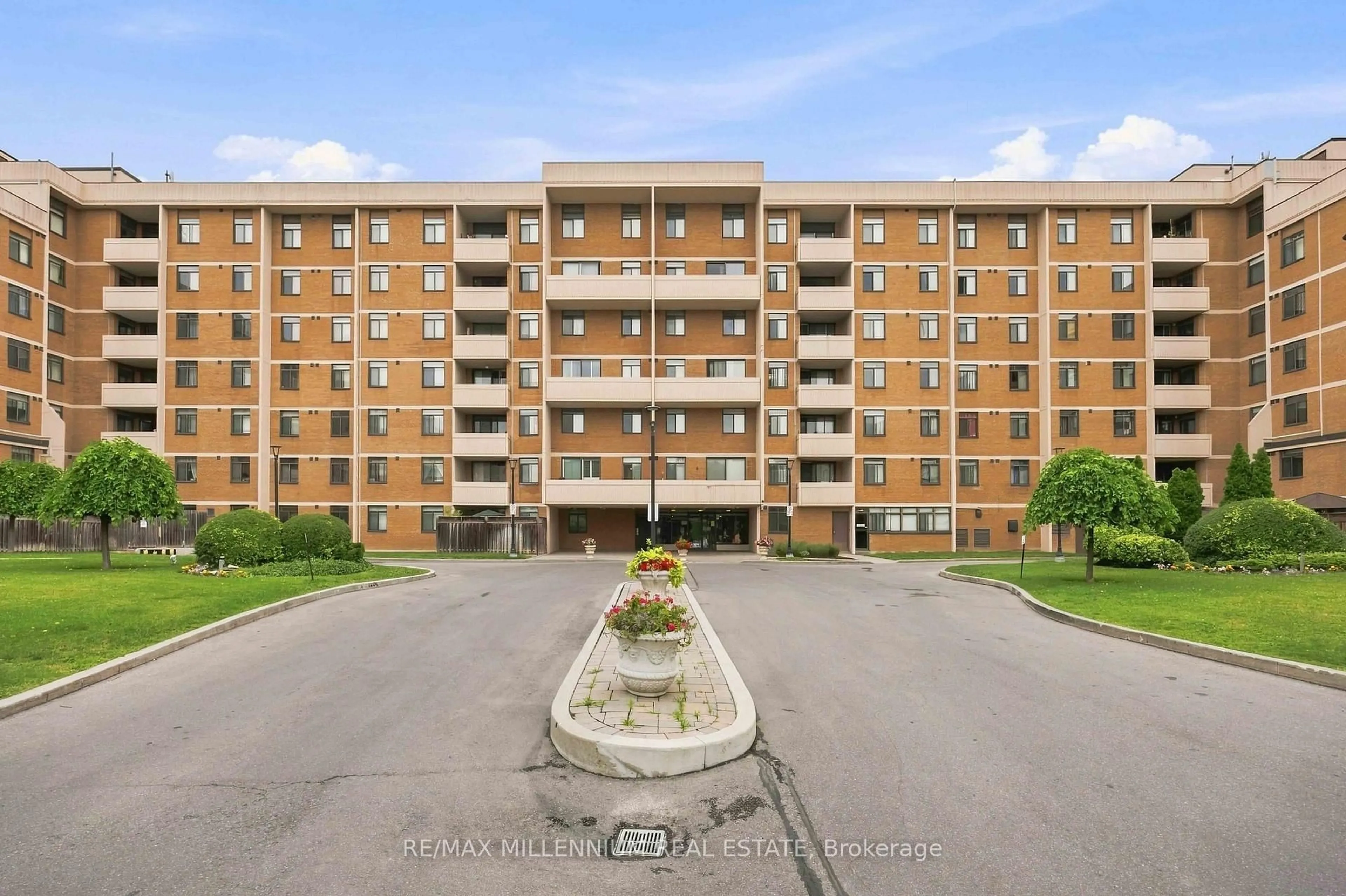 Unknown for 2645 Jane St #126, Toronto Ontario M3L 2J3