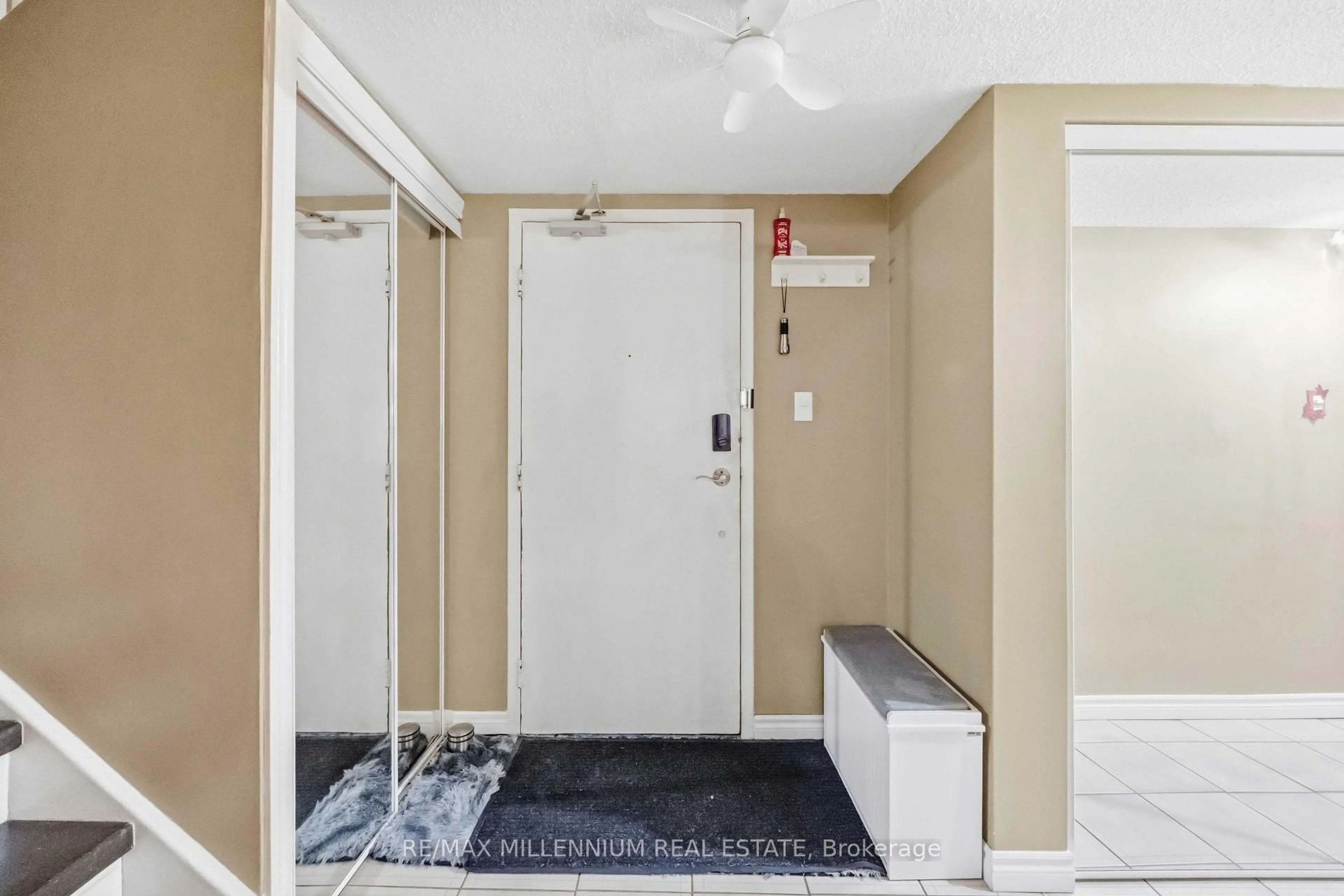 Indoor entryway for 2645 Jane St #126, Toronto Ontario M3L 2J3
