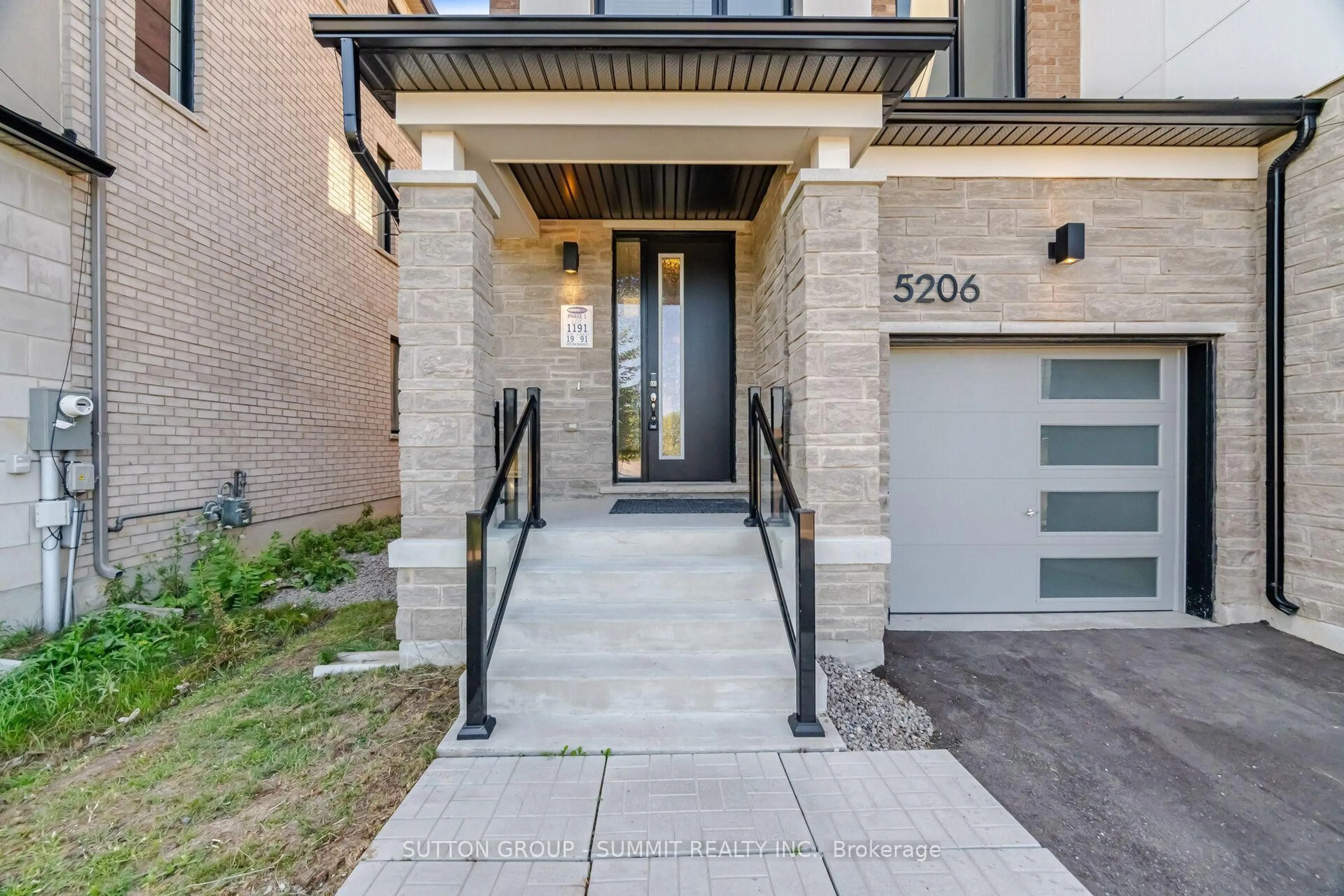 Unknown for 5206 Viola Desmond Dr, Mississauga Ontario L5M 2S7
