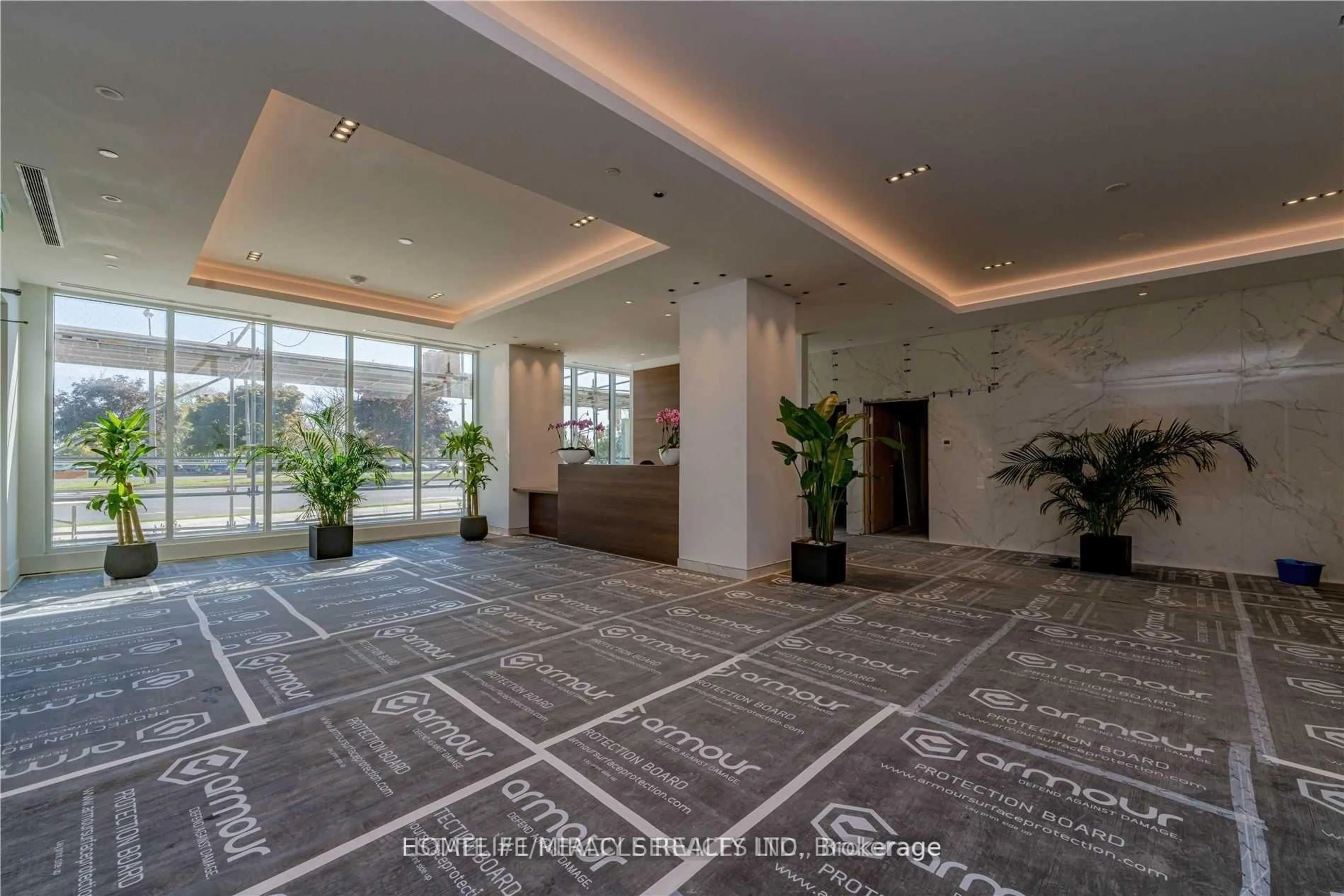 Lobby for 1928 Lakeshore Blvd, Toronto Ontario M6S 1A1