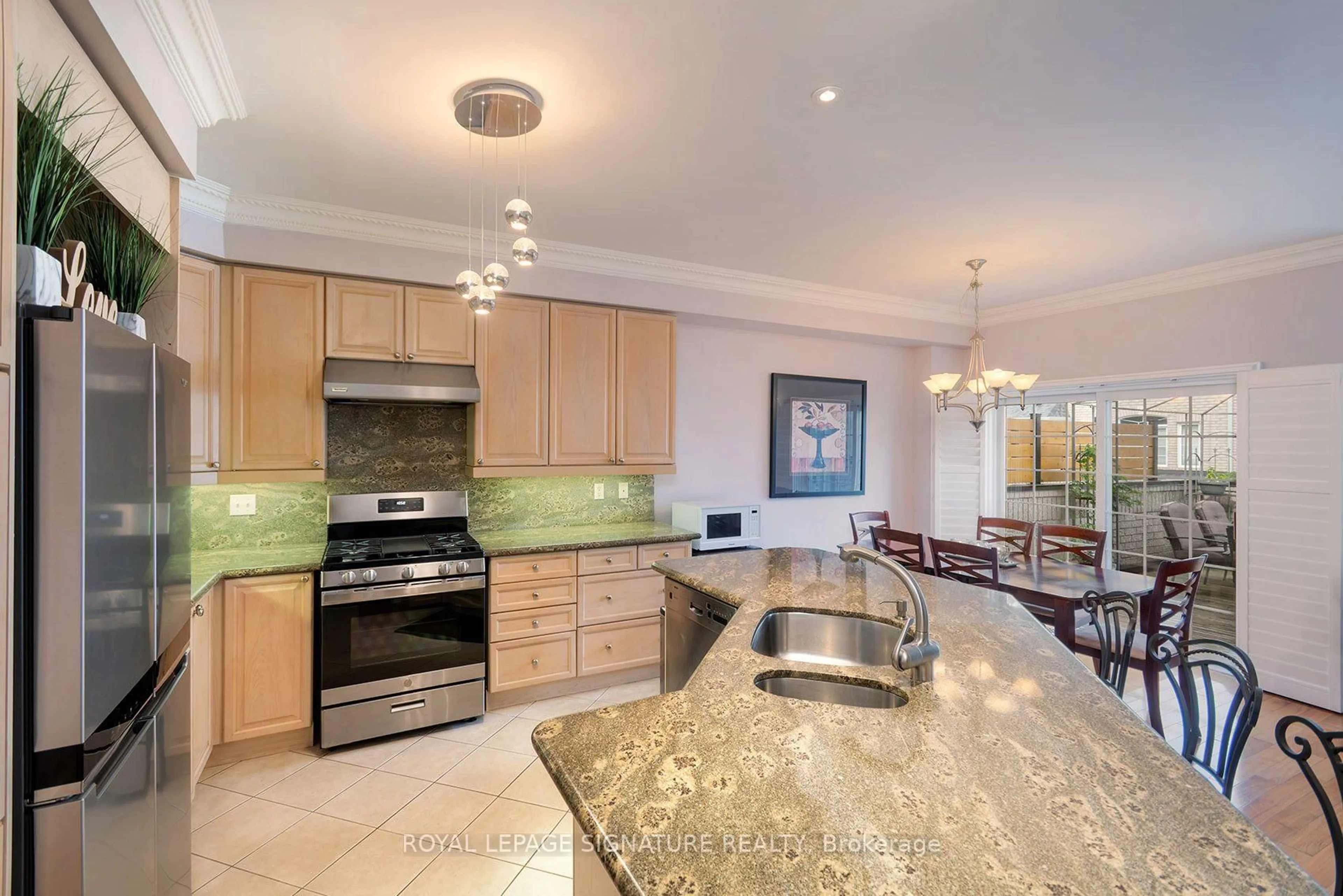 Contemporary kitchen, ceramic/tile floor for 469 Bristol Rd, Mississauga Ontario L5R 4G2