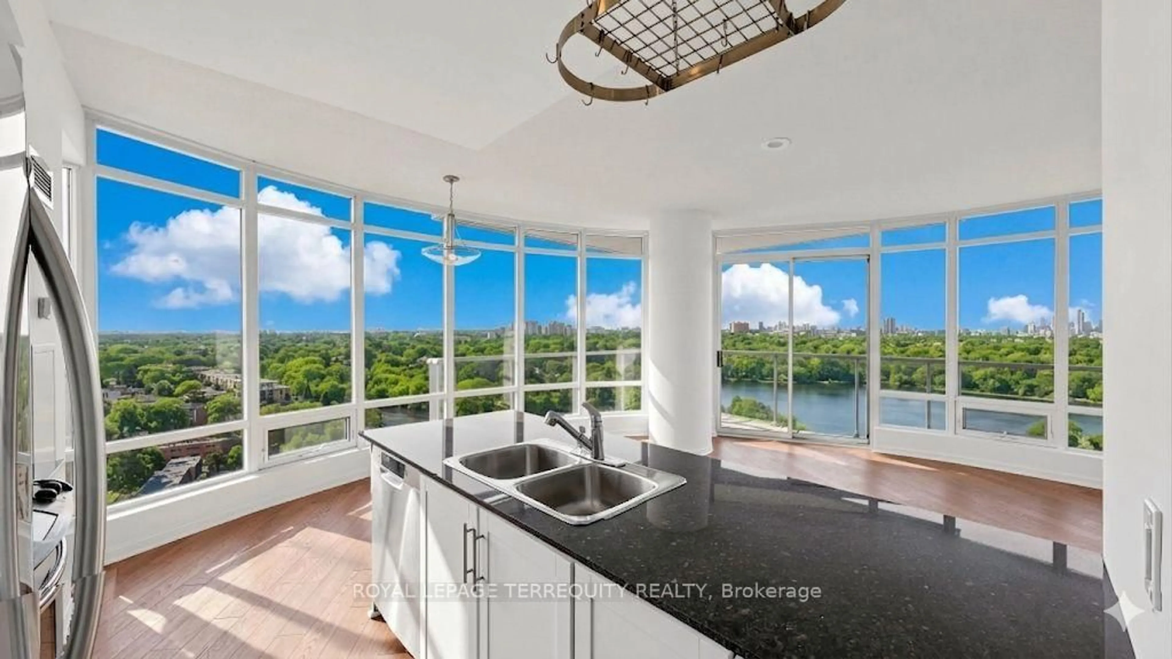 Open concept kitchen, ceramic/tile floor for 15 Windermere Ave #2205, Toronto Ontario M6S 5A2