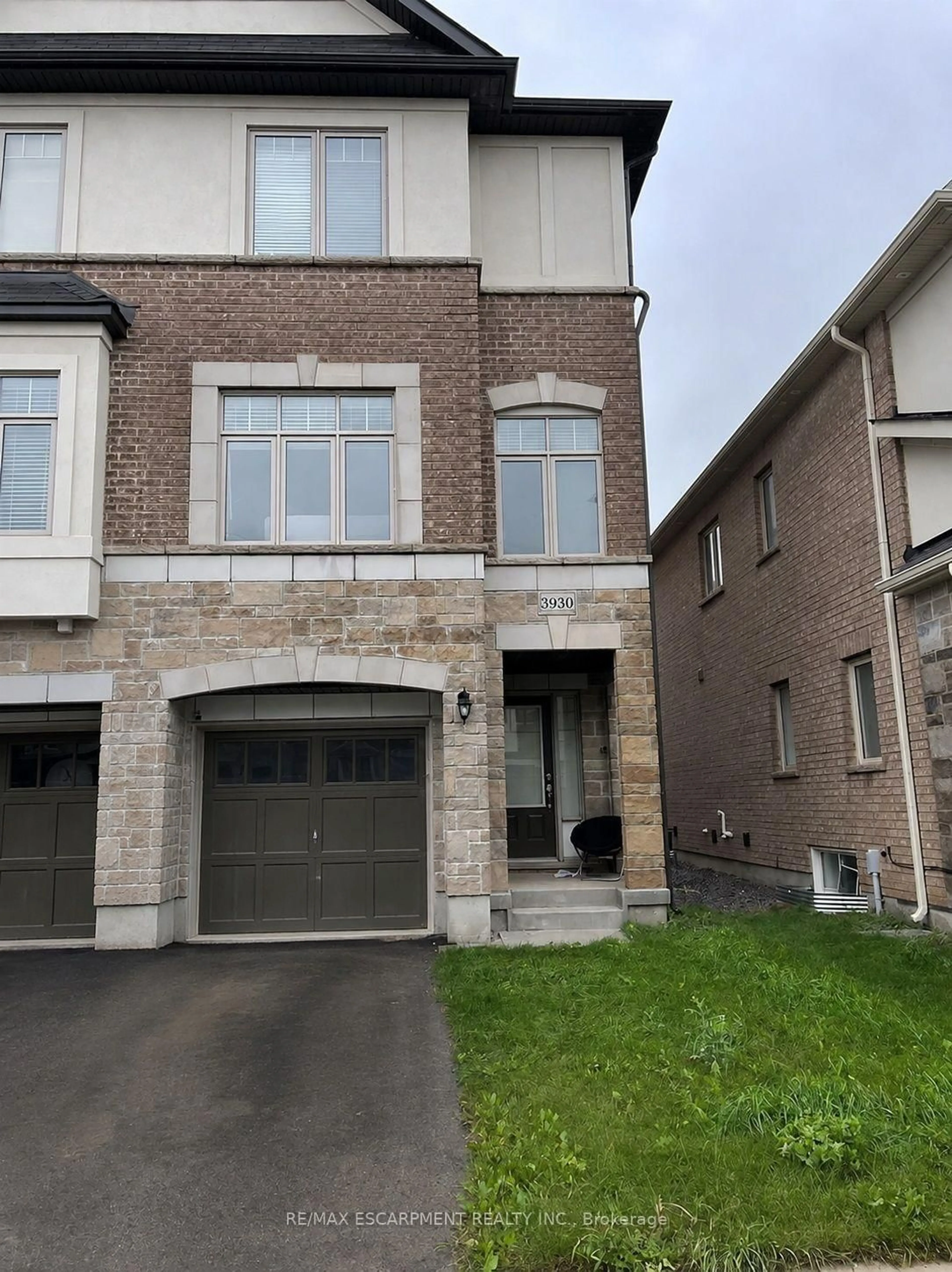 Home with brick exterior material, street for 3930 Tufgar Cres, Burlington Ontario L7M 2A4