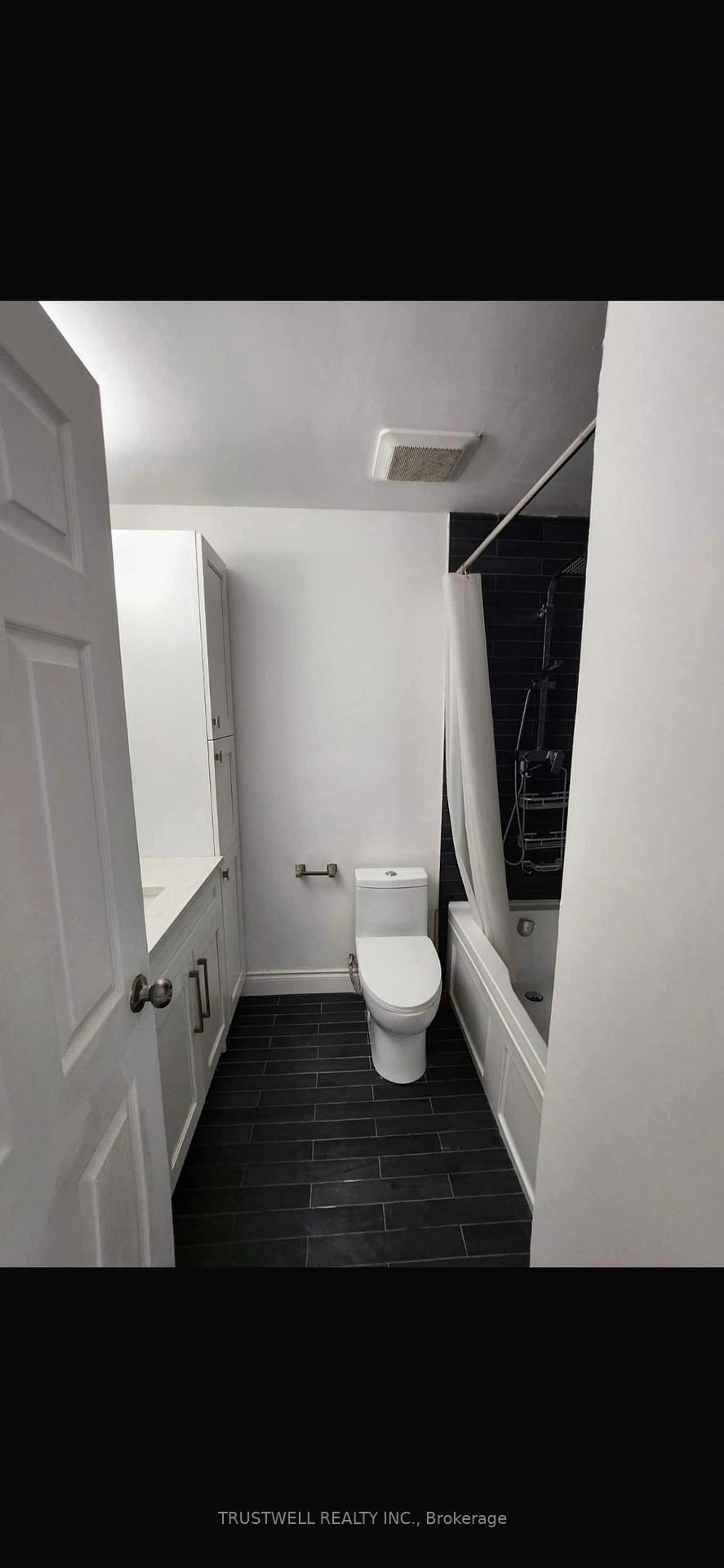 A pic of a room for 3040 Constitution Blvd #105, Mississauga Ontario L4Y 3X7