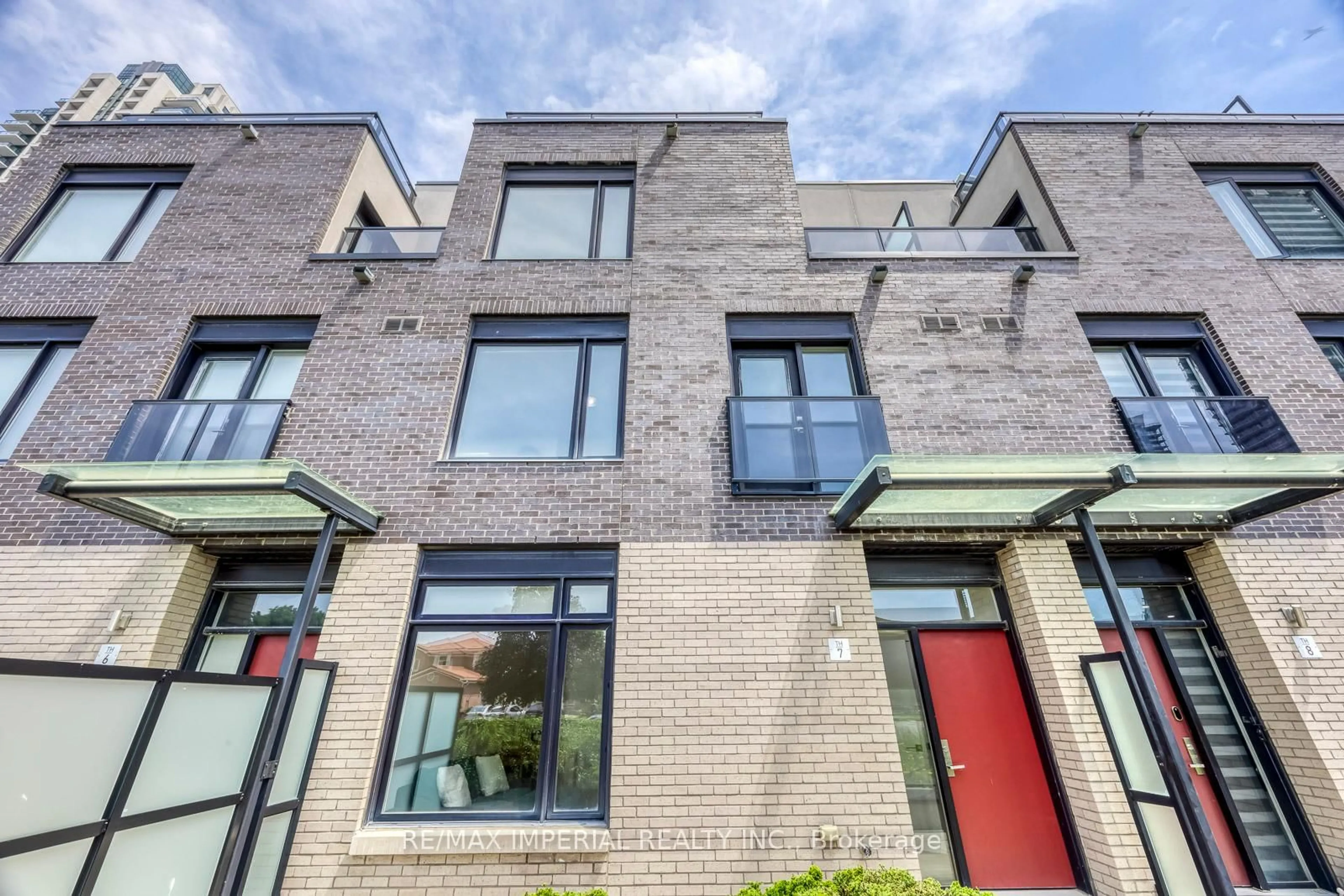 Home with brick exterior material, street for 4020 Parkside Village Dr #7, Mississauga Ontario L5B 0K2
