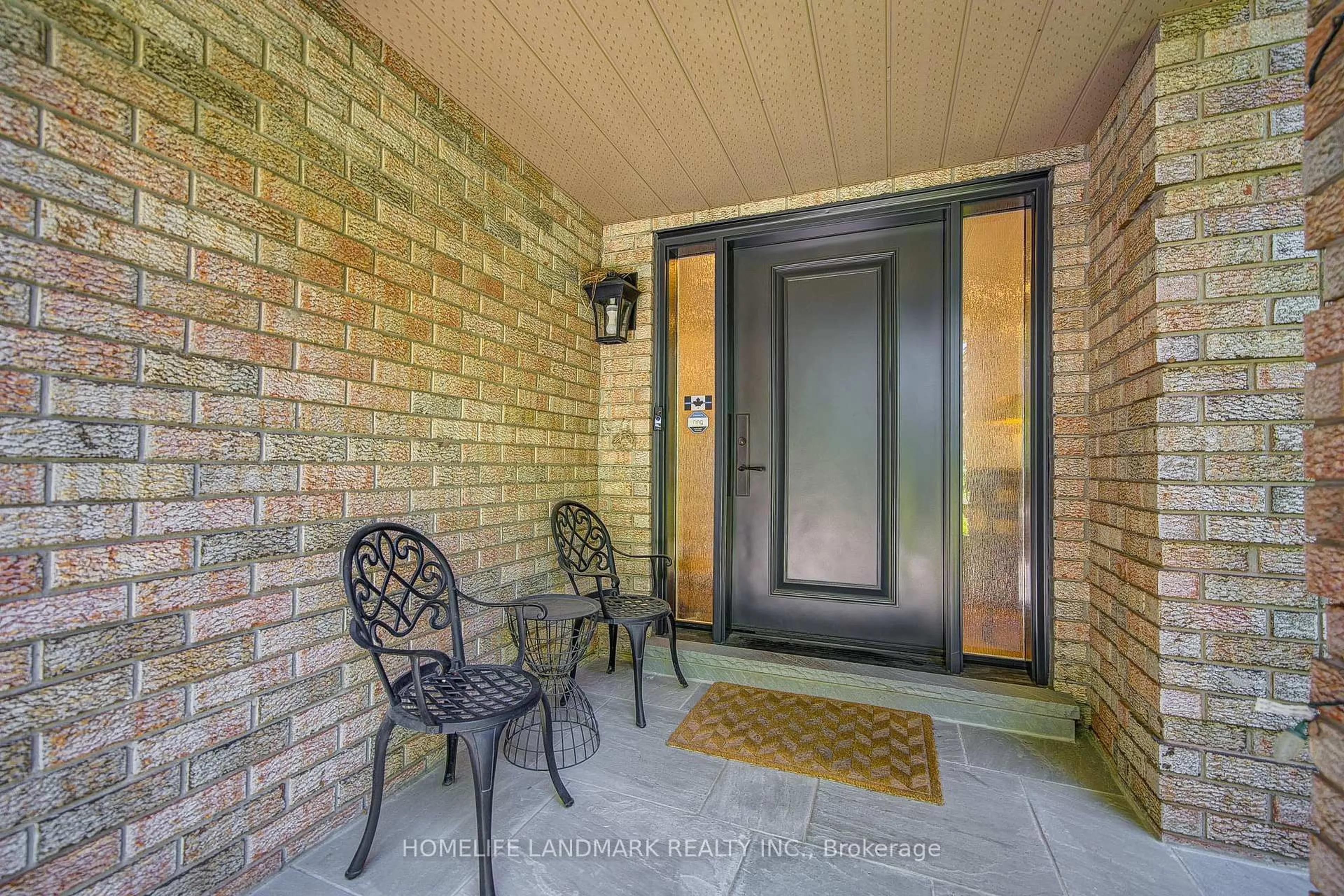 Unknown for 1360 Old English Lane, Oakville Ontario L6M 2P8