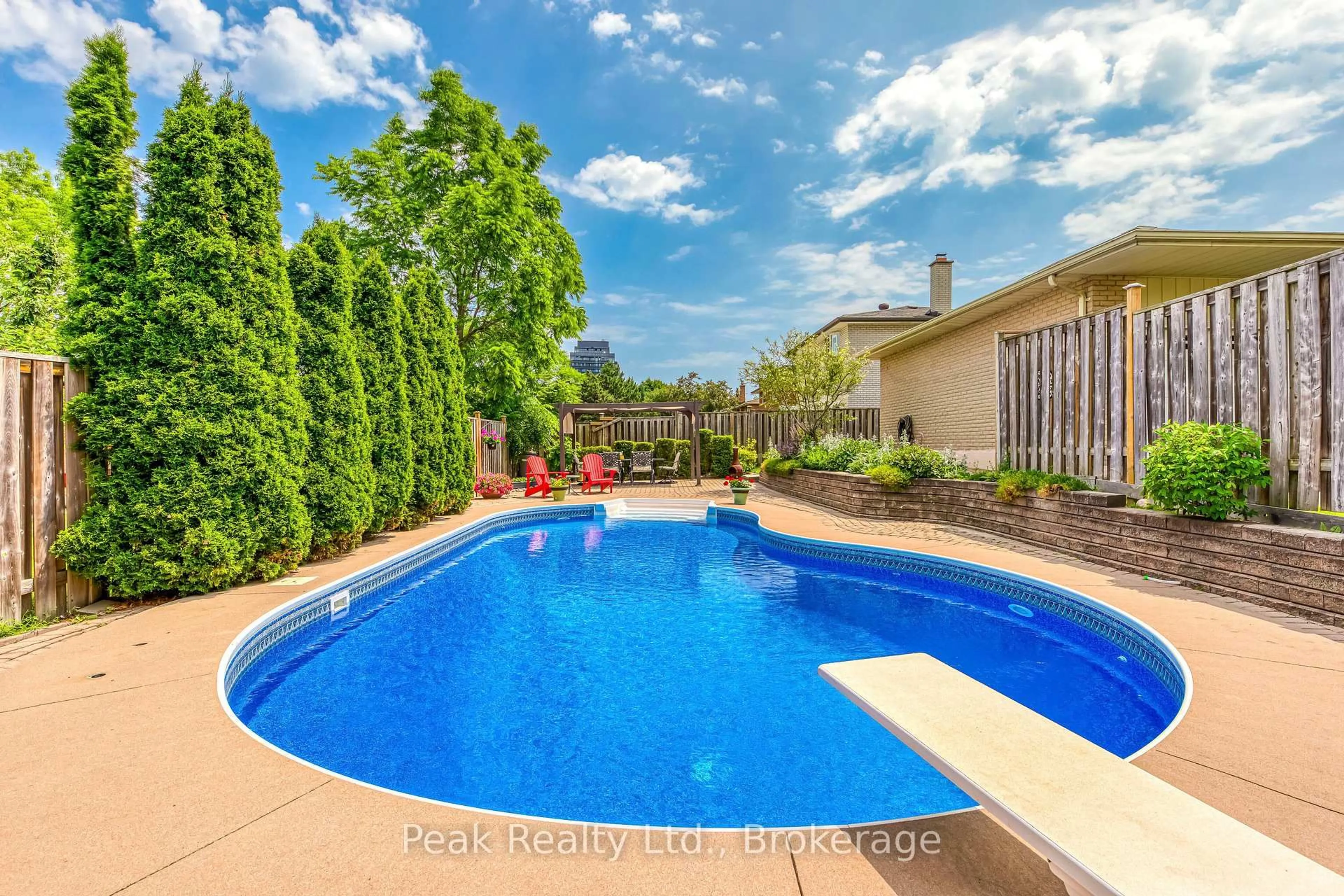 Pool for 2235 Waycross Cres, Mississauga Ontario L5K 1J5