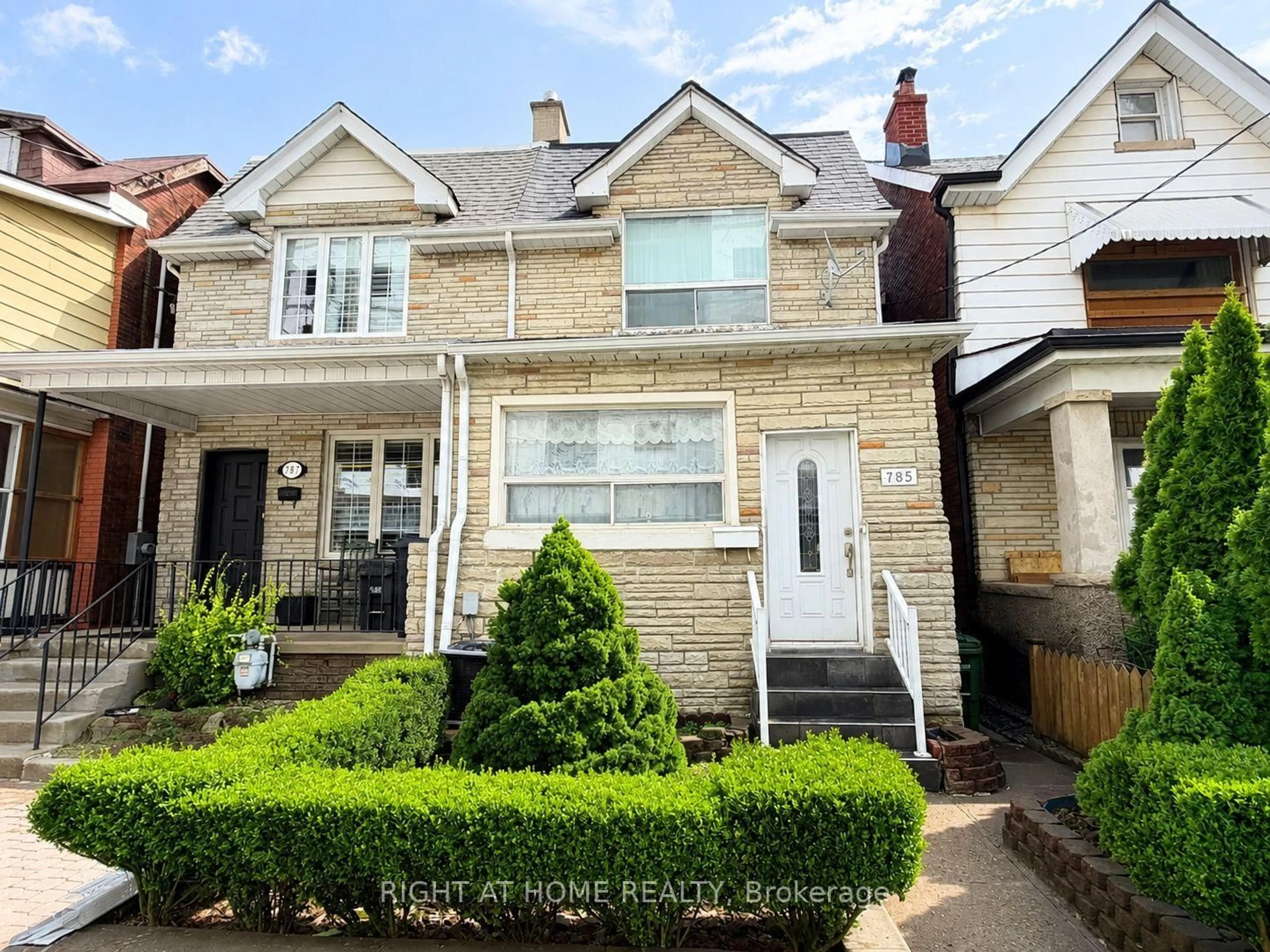 Home with brick exterior material, street for 785 Lansdowne Ave, Toronto Ontario M6H 3Z1