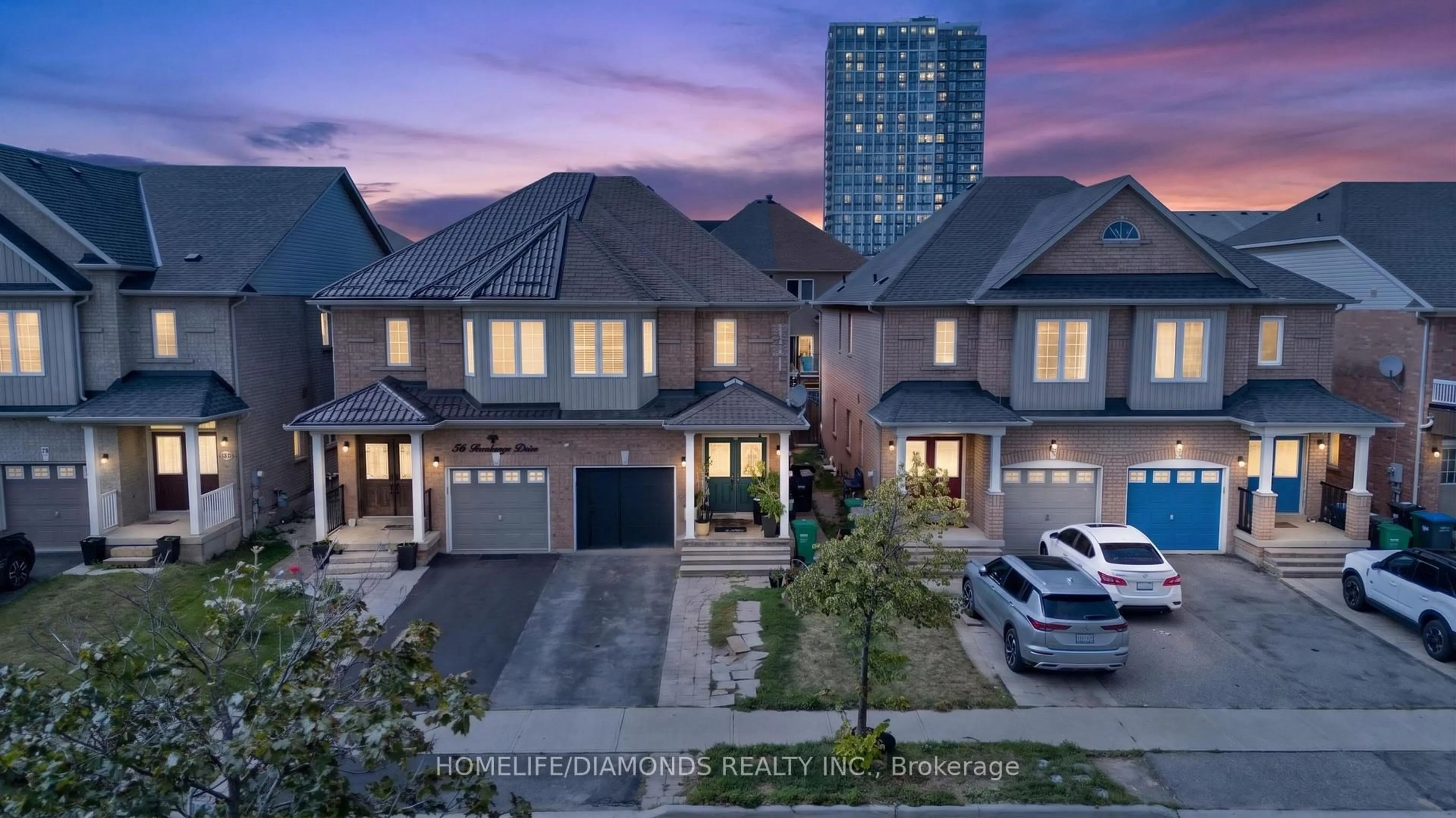 A pic from outside/outdoor area/front of a property/back of a property/a pic from drone, street for 58 Fandango Dr, Brampton Ontario L6X 0R4