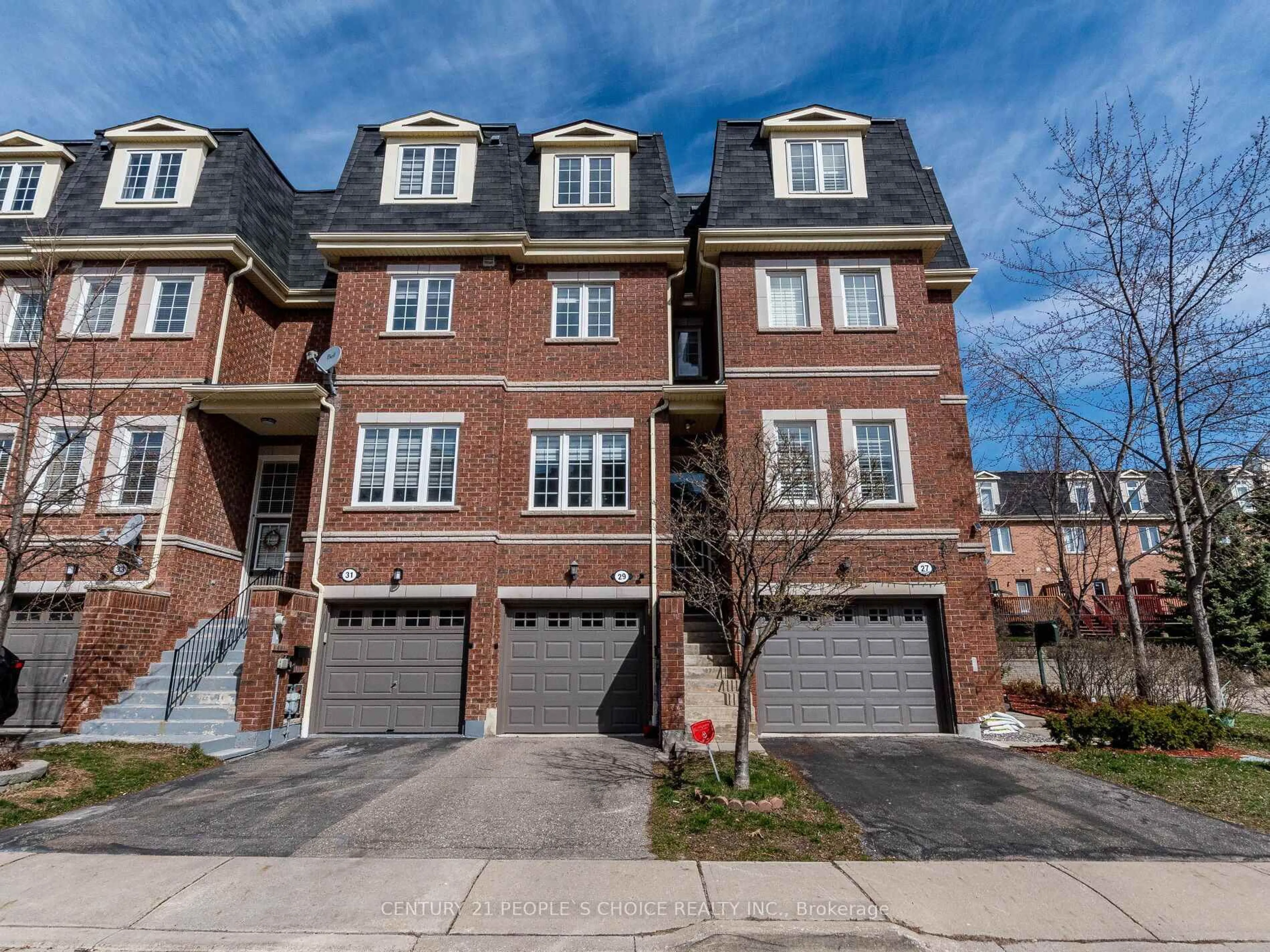 Home with brick exterior material, street for 435 Hensall Circ #29, Mississauga Ontario L5A 4P1