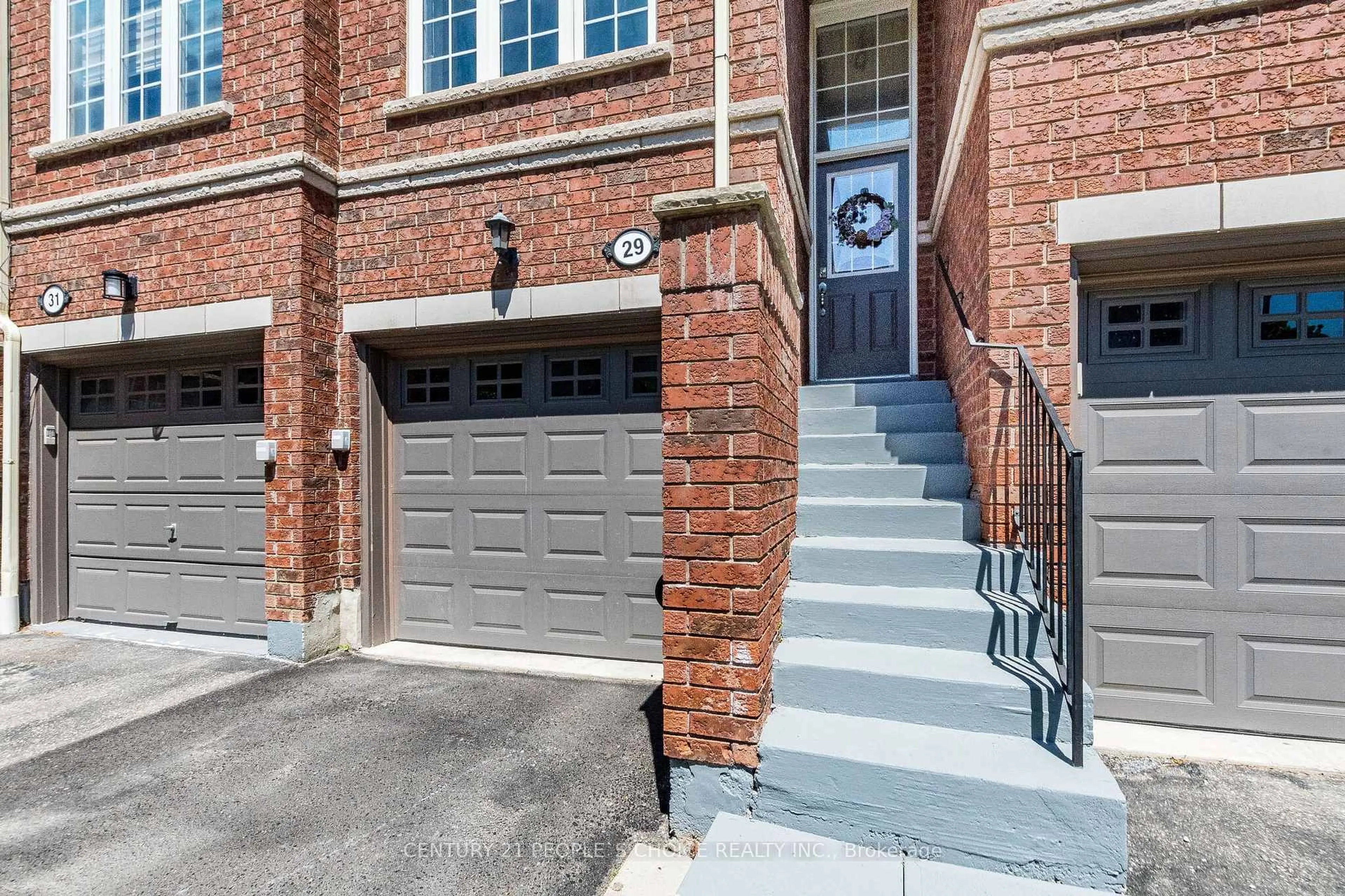Home with brick exterior material, street for 435 Hensall Circ #29, Mississauga Ontario L5A 4P1