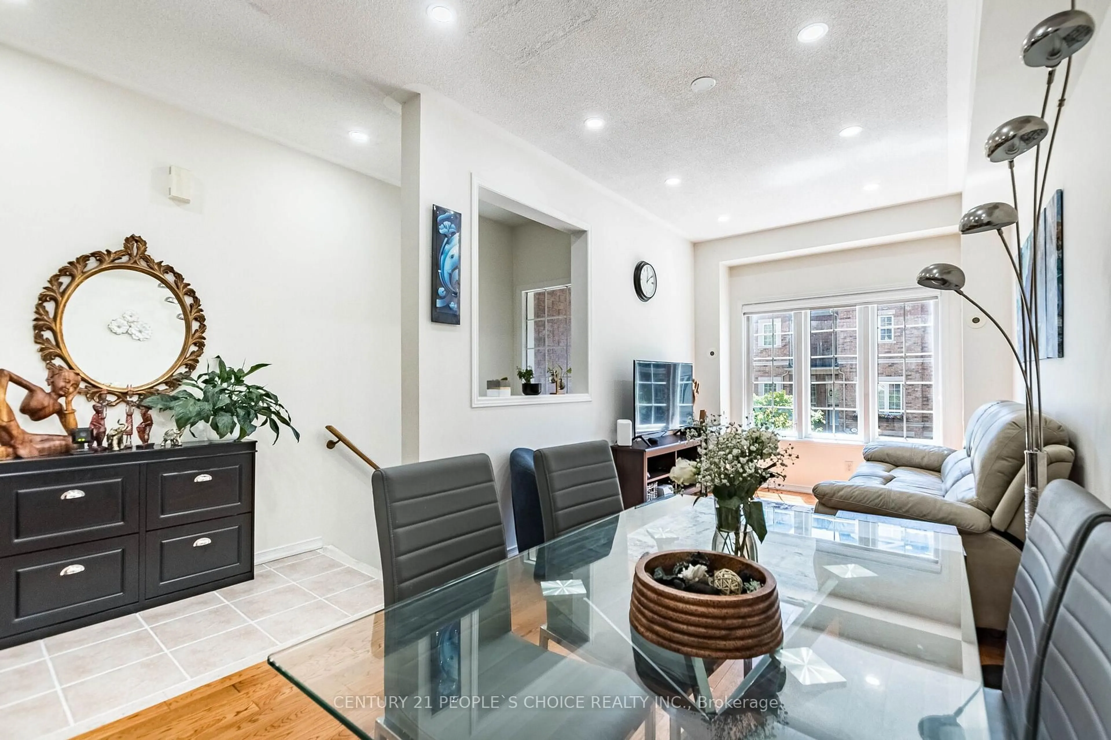 Unknown for 435 Hensall Circ #29, Mississauga Ontario L5A 4P1