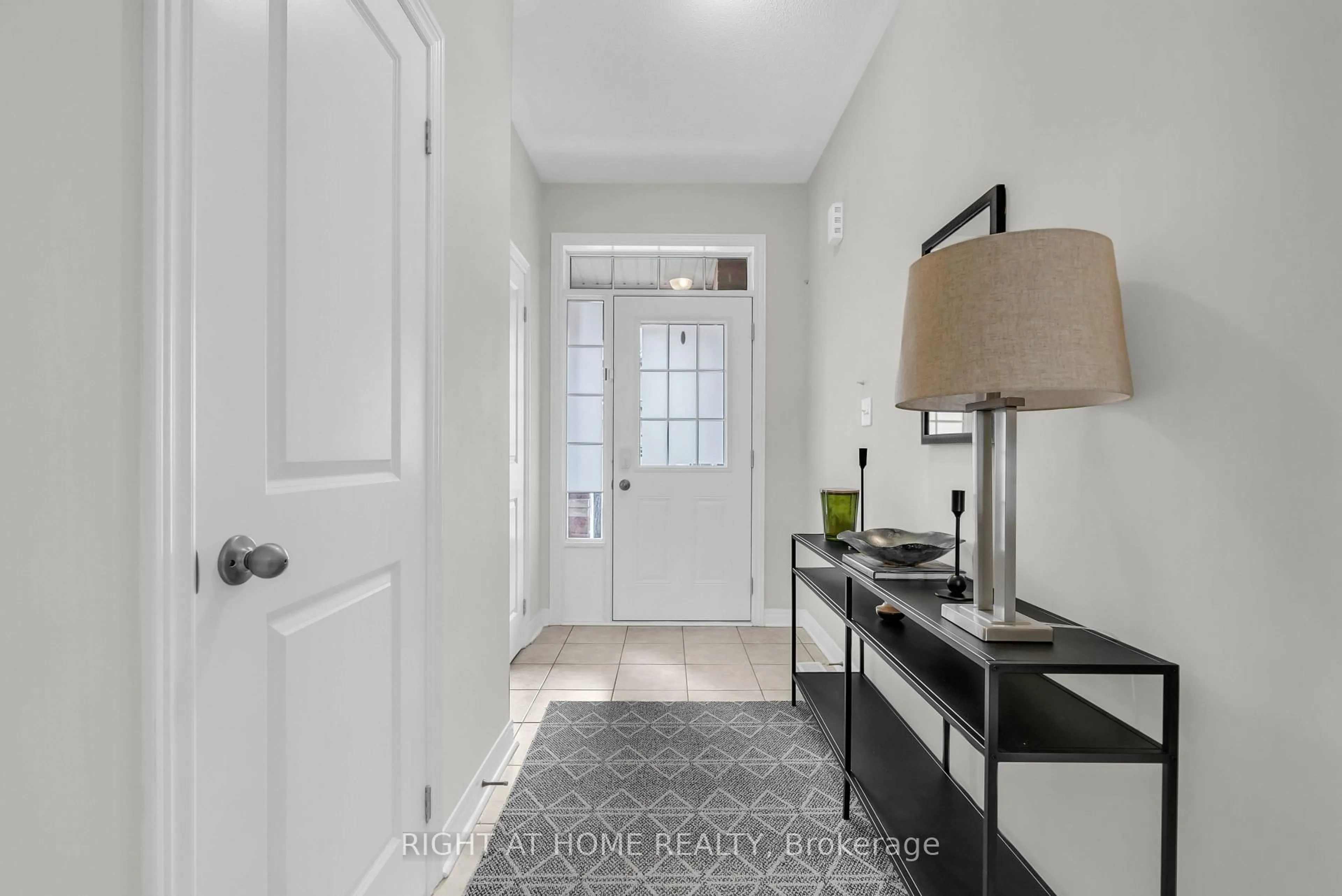 Indoor entryway for 36 Matterhorn Rd, Brampton Ontario L7A 0E7