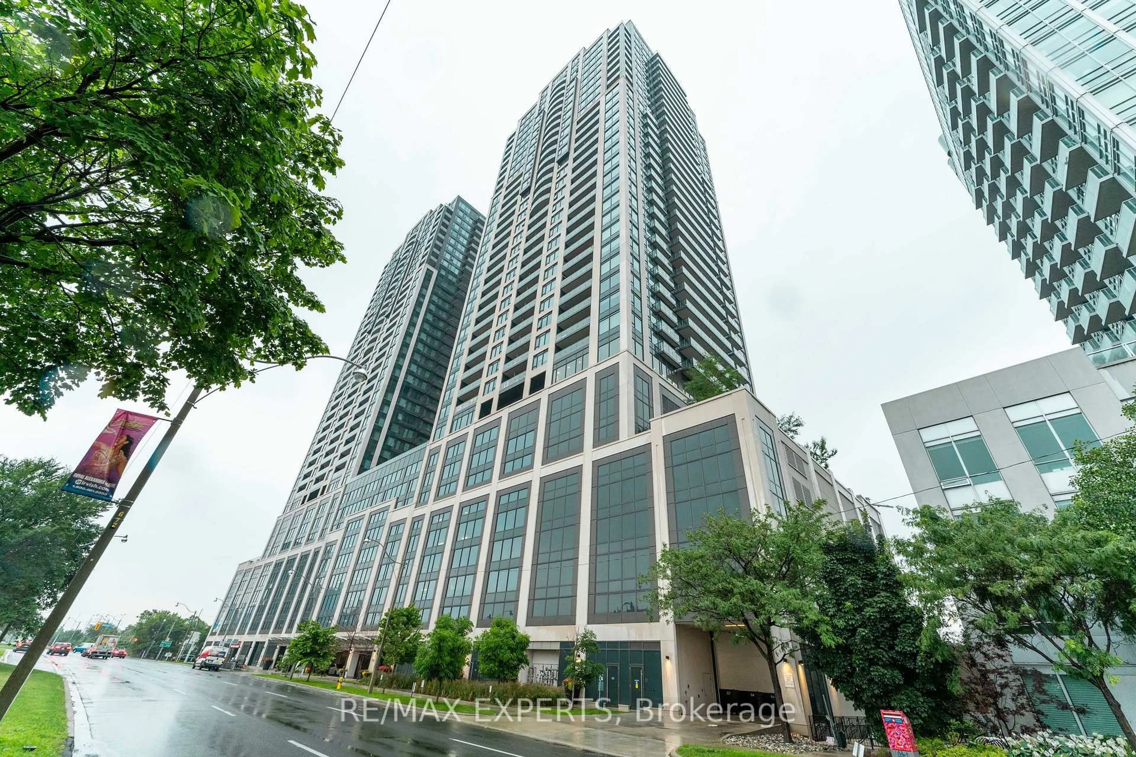 Indoor foyer for 1928 Lake Shore Blvd #3802, Toronto Ontario M6S 0B1