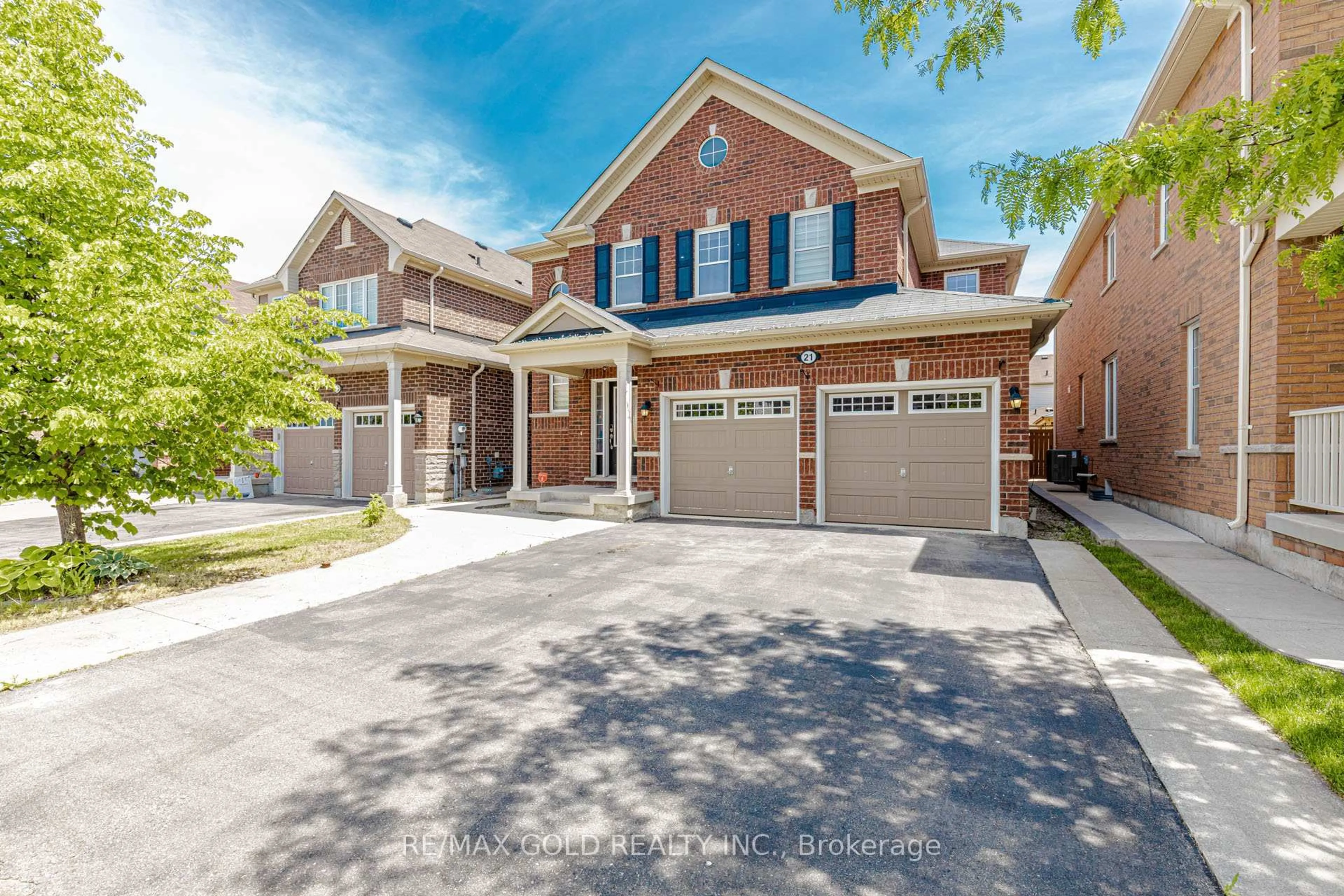 Home with brick exterior material, street for 21 Killick Rd, Brampton Ontario L7A 0Y6