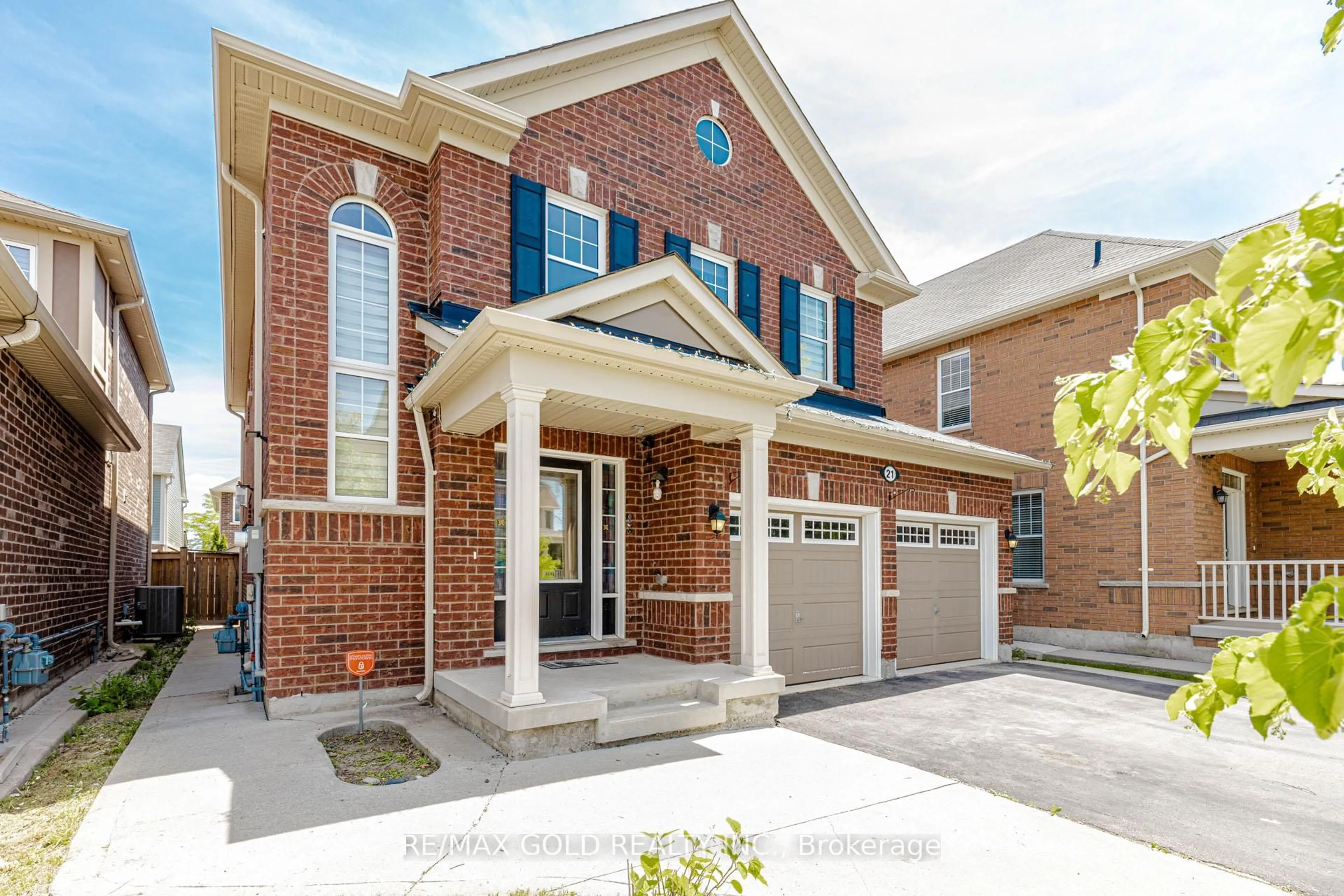 Home with brick exterior material, street for 21 Killick Rd, Brampton Ontario L7A 0Y6