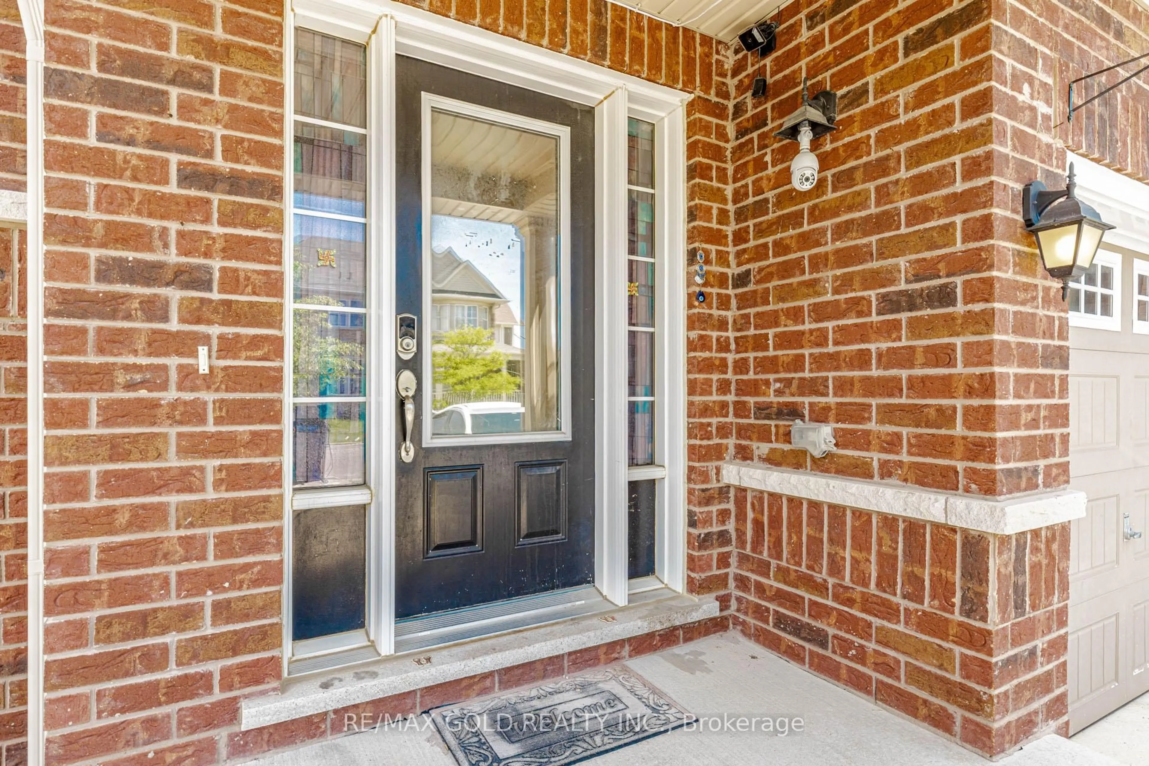 Home with brick exterior material, street for 21 Killick Rd, Brampton Ontario L7A 0Y6