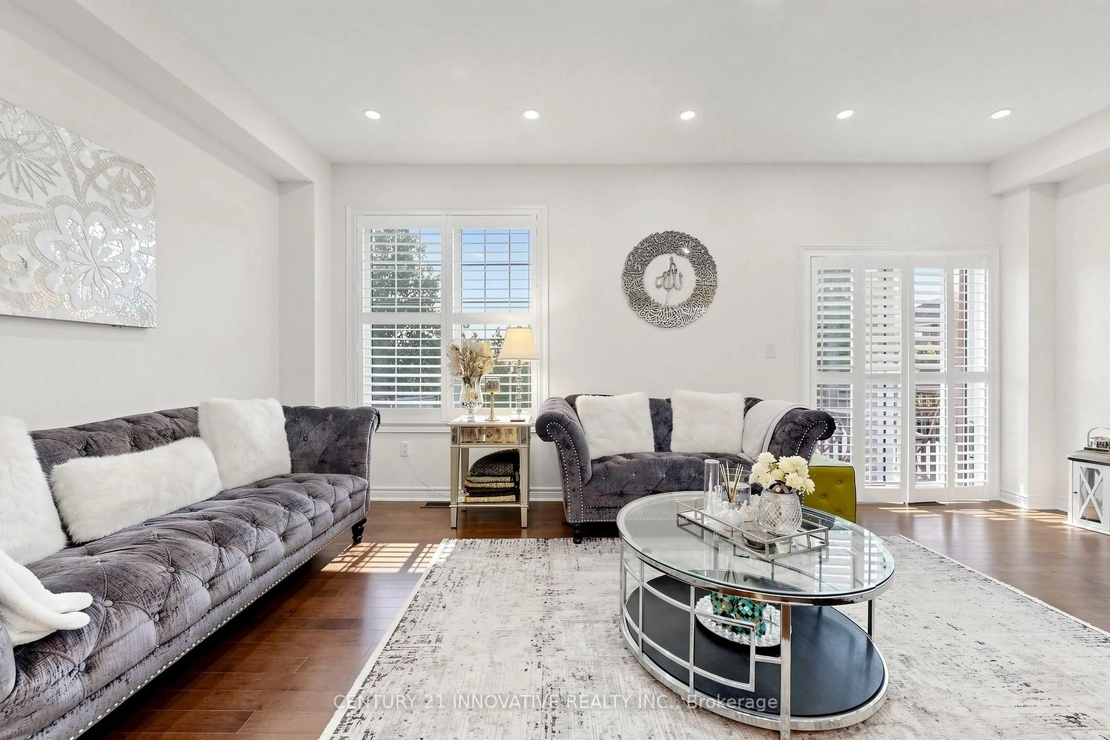 Living room with furniture, unknown for 446 Bessborough Dr, Milton Ontario L9T 8V5
