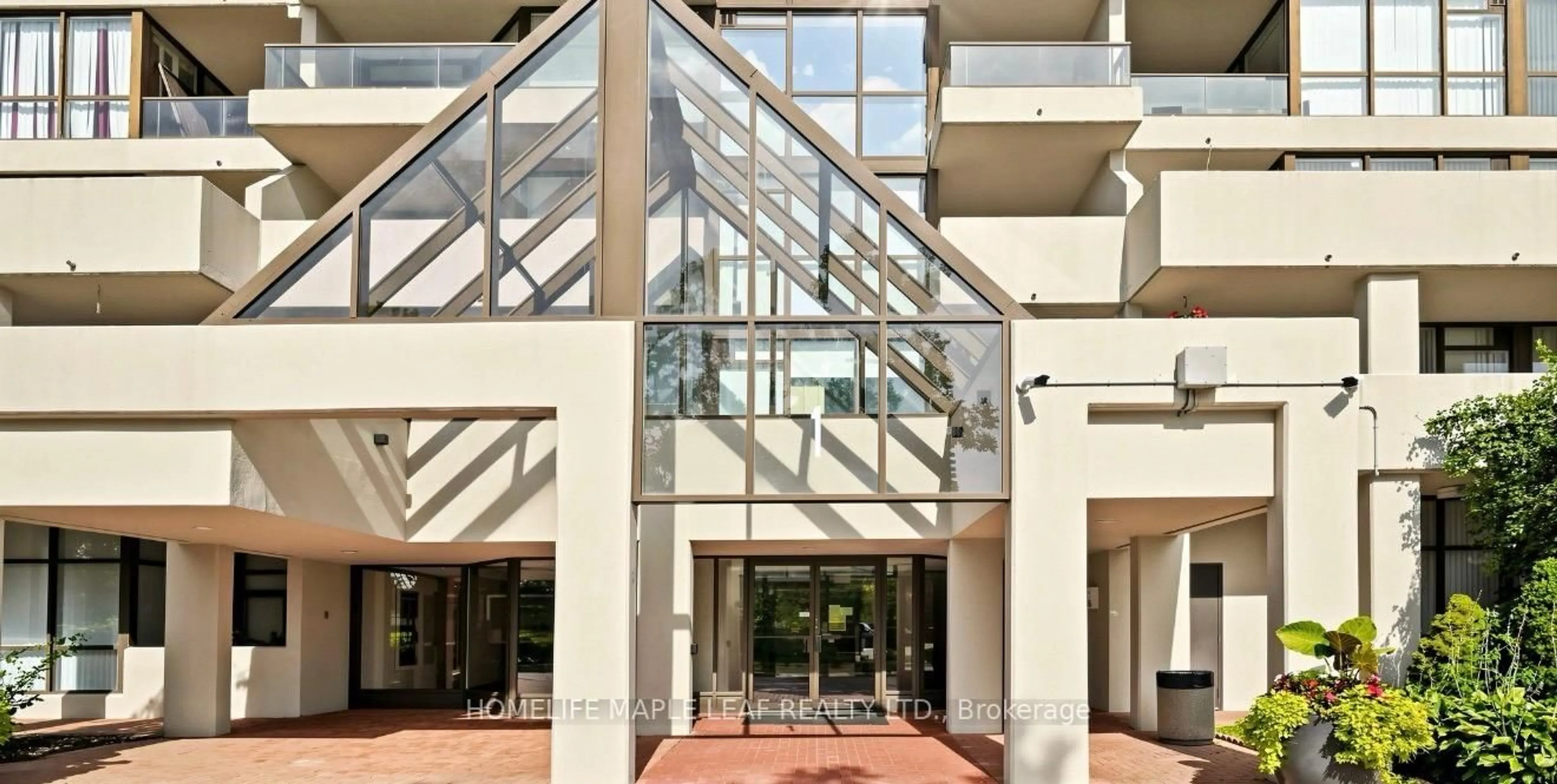 Indoor foyer for 1 Rowntree Rd #1607, Toronto Ontario M9V 5G7