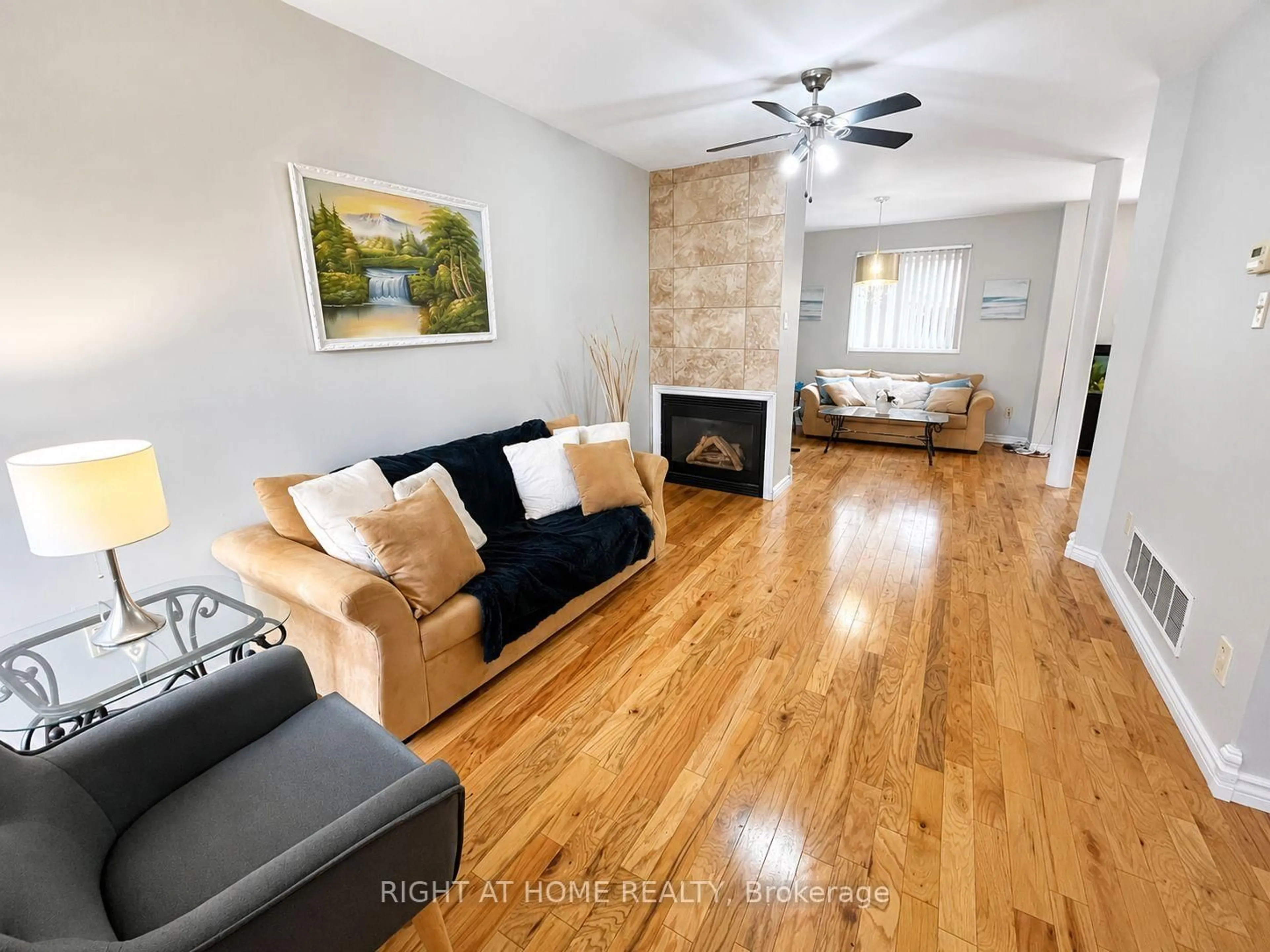Living room with furniture, unknown for 10 Banner Rd, Brampton Ontario L6X 4K6