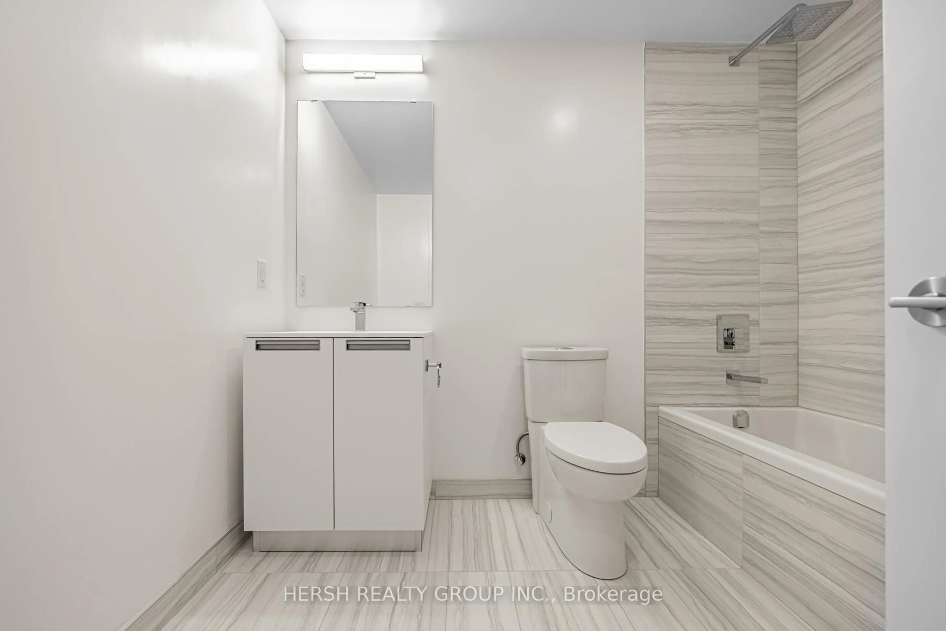 Standard bathroom, unknown for 160 Kingsway Cres #411, Toronto Ontario M8X 0B5
