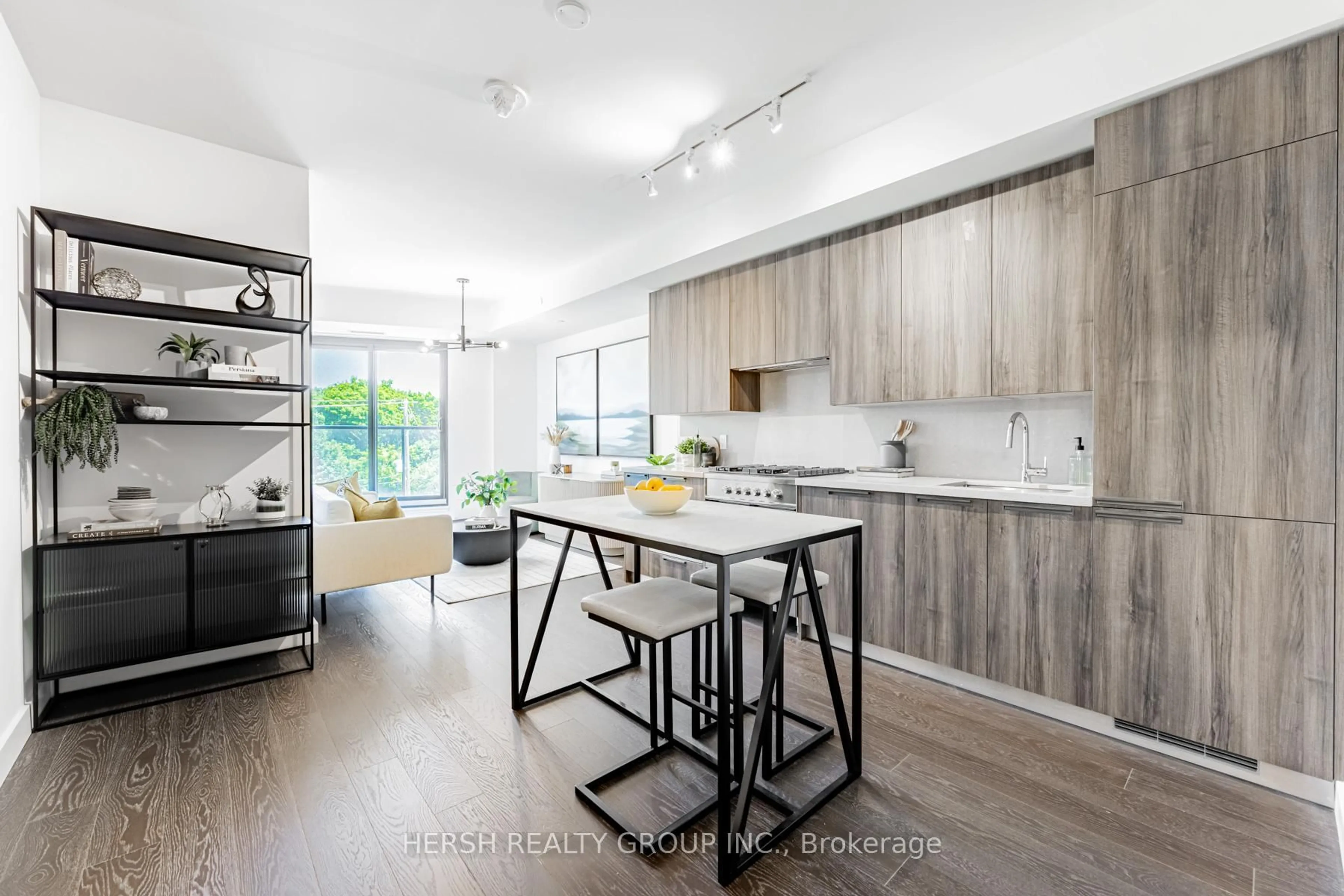 Open concept kitchen, unknown for 160 Kingsway Cres #310, Toronto Ontario M8X 0B5