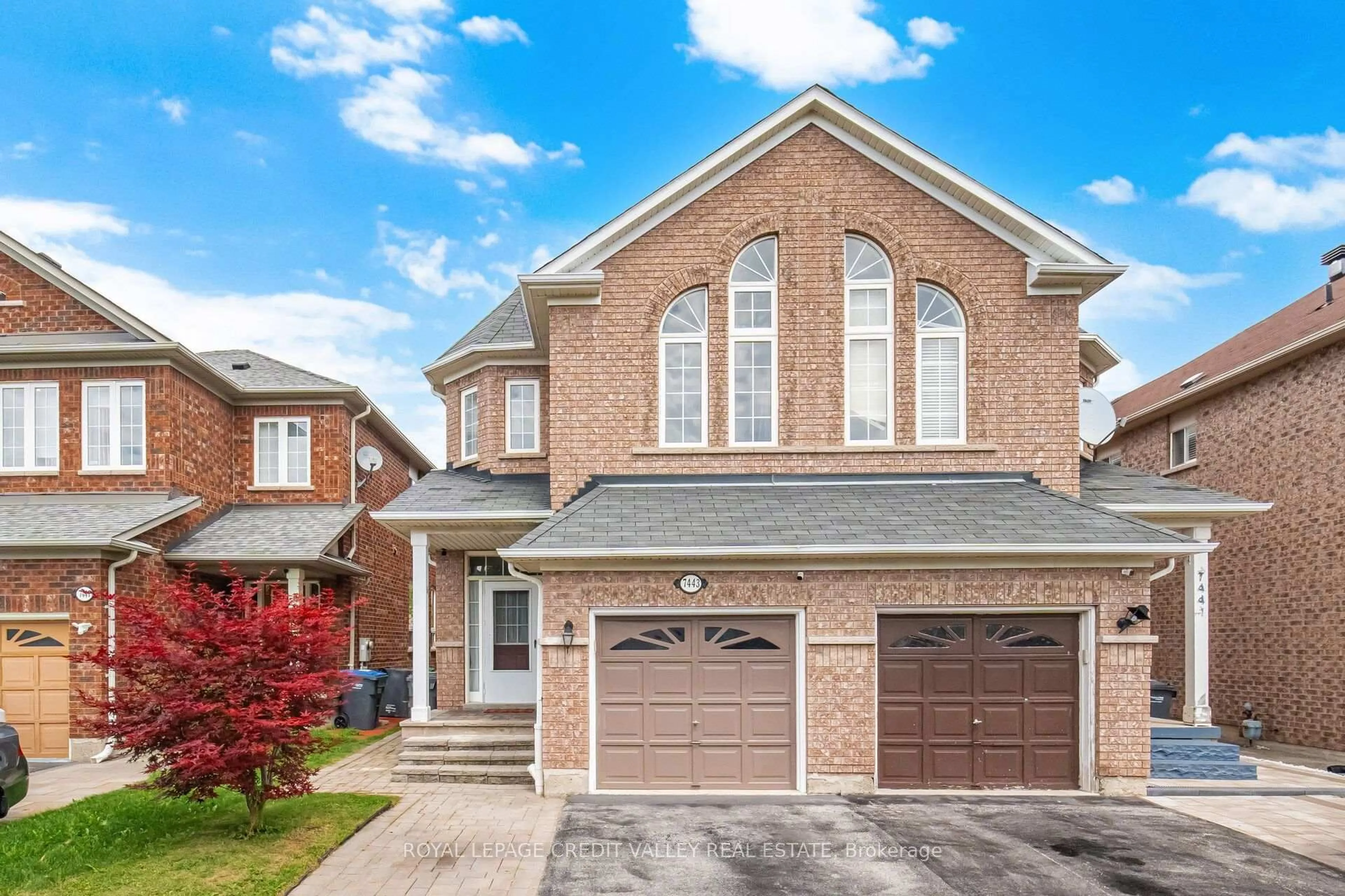 Home with brick exterior material, street for 7443 Russian Olive Clse, Mississauga Ontario L5N 8N7