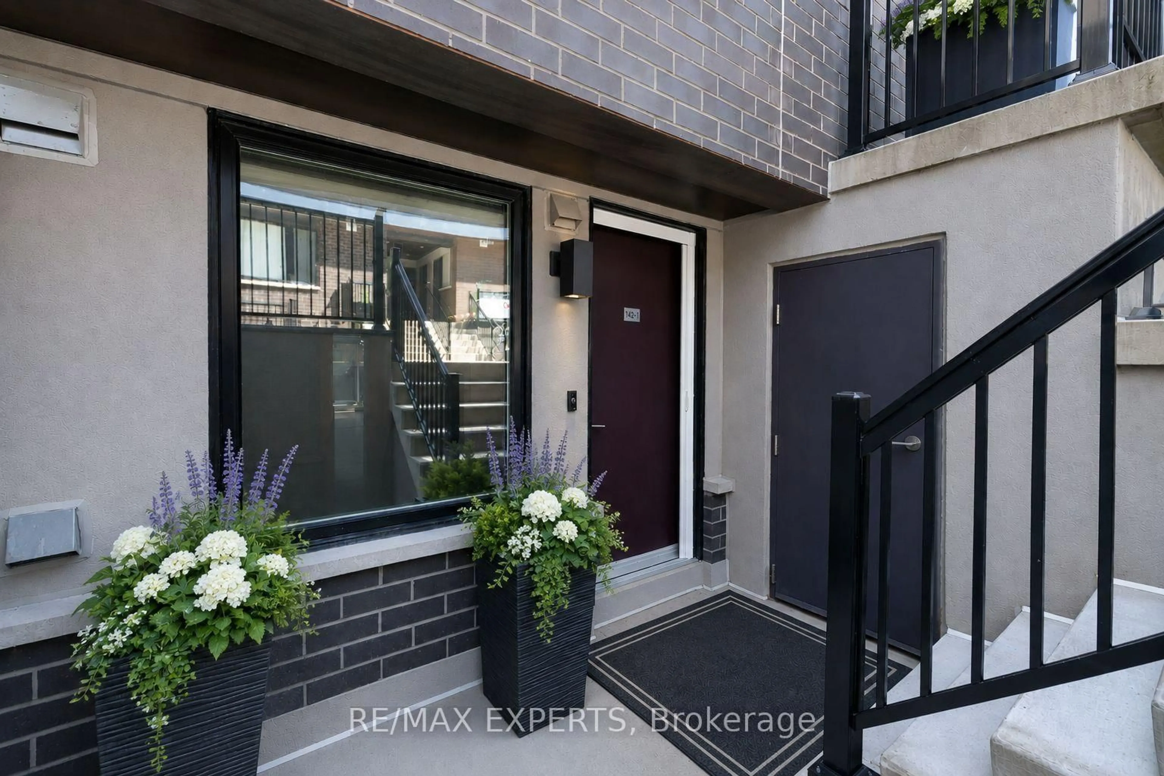 Indoor entryway for 142 William Duncan Rd #1, Toronto Ontario M3K 0C1