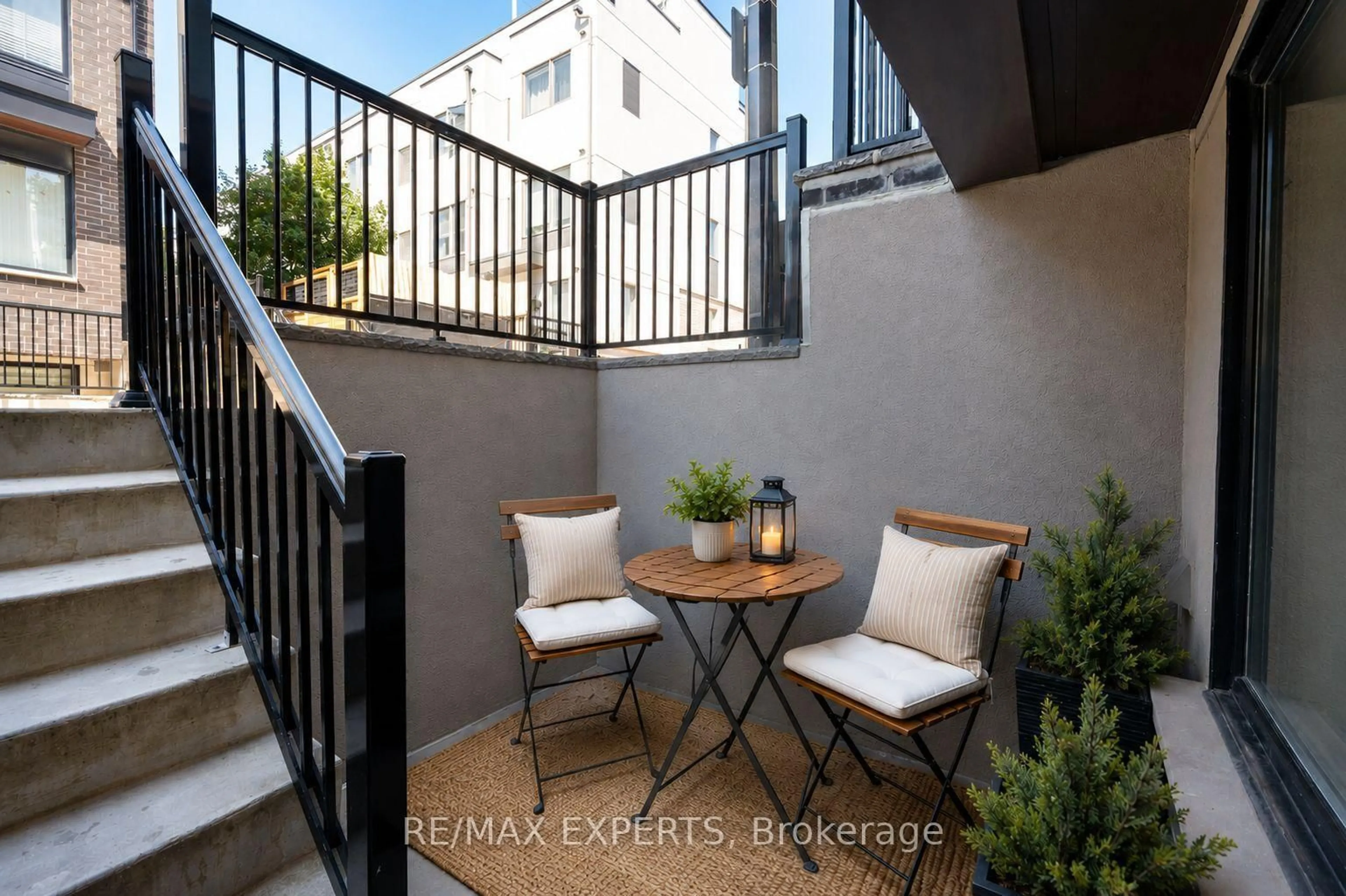 Patio, street for 142 William Duncan Rd #1, Toronto Ontario M3K 0C1