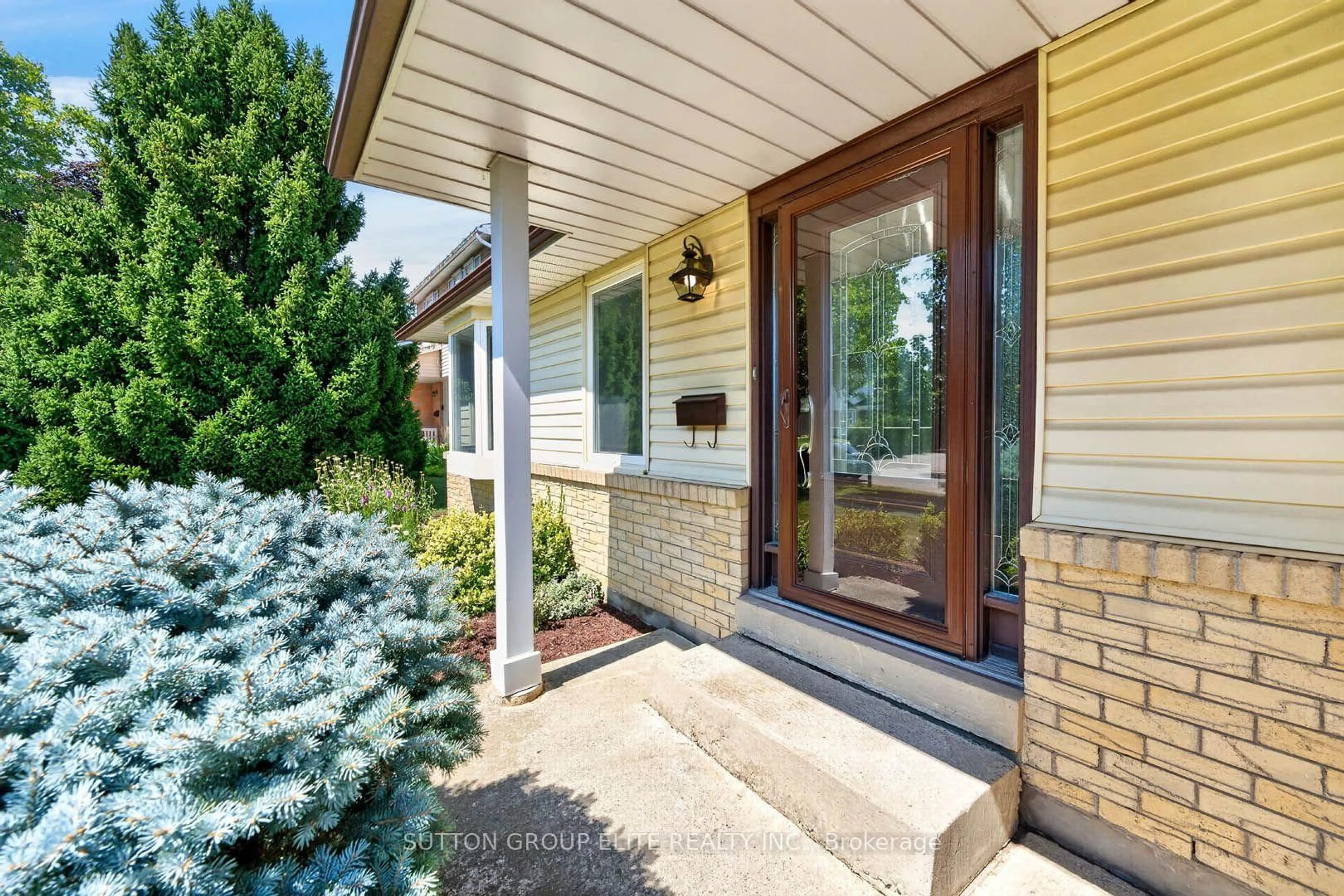 Home with brick exterior material, street for 35 Mancroft Cres, Brampton Ontario L6S 2V2