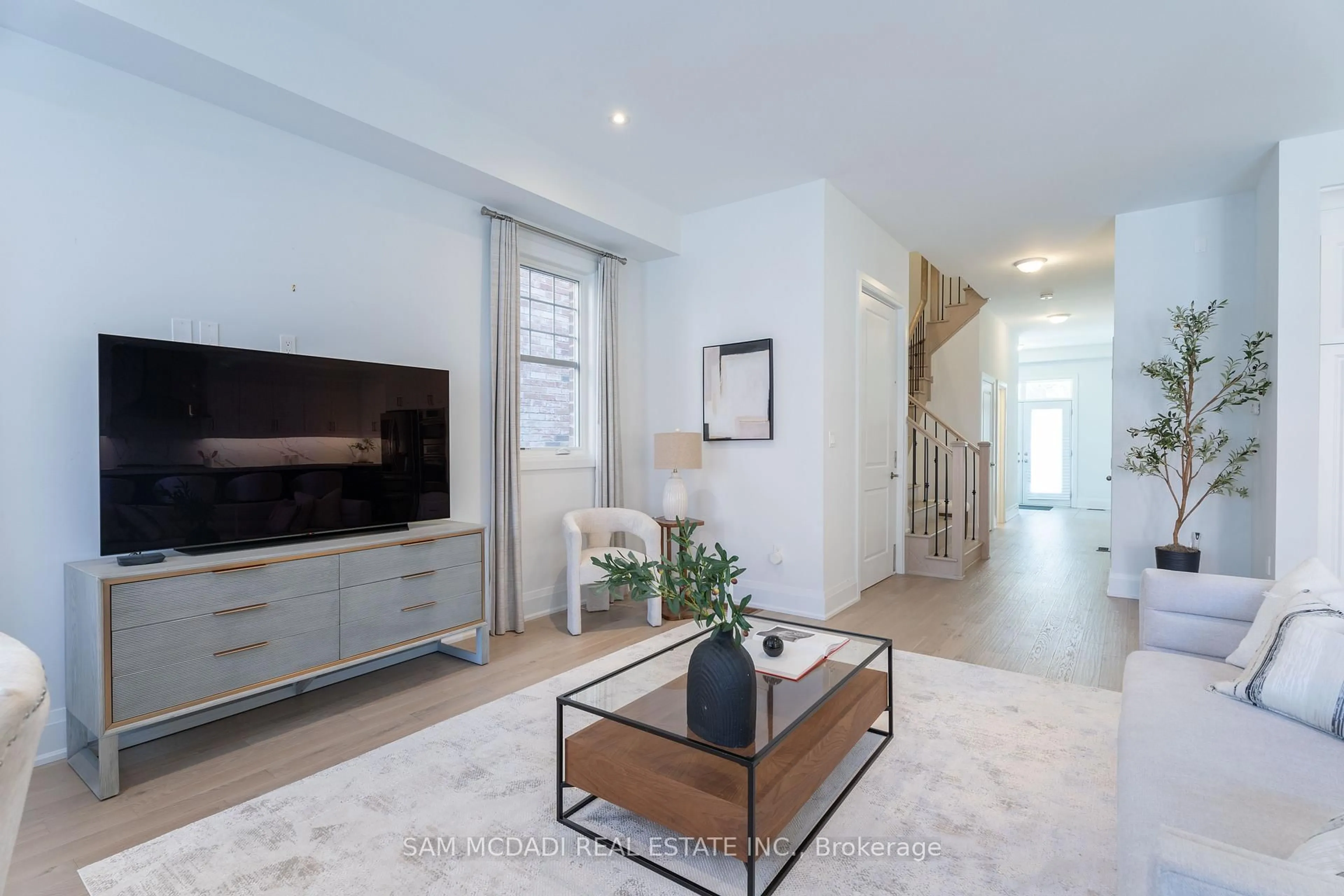 Living room with furniture, unknown for 1949 Barbertown Rd, Mississauga Ontario L5M 2G9