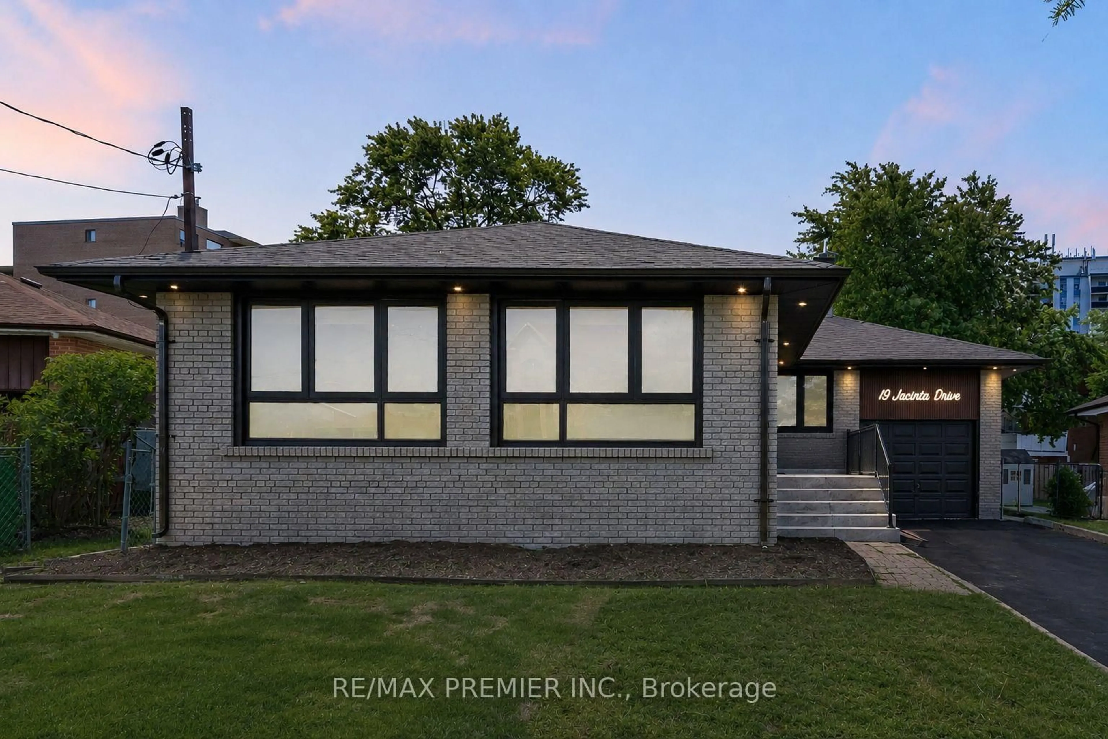 Home with brick exterior material, building for 19 Jacinta Dr, Toronto Ontario M6L 1H6