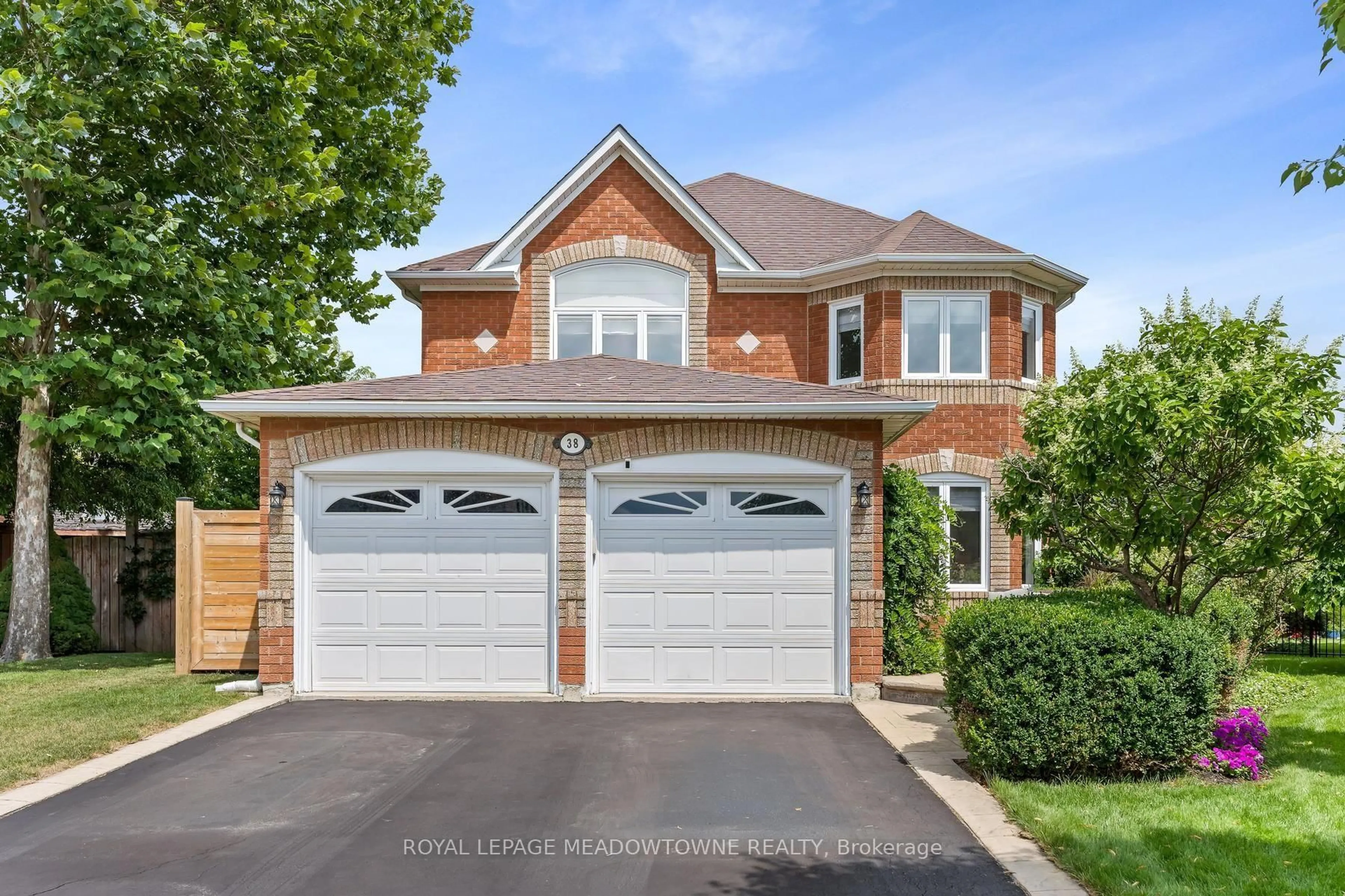 Home with brick exterior material, street for 38 Chester Cres, Halton Hills Ontario L7G 5W5