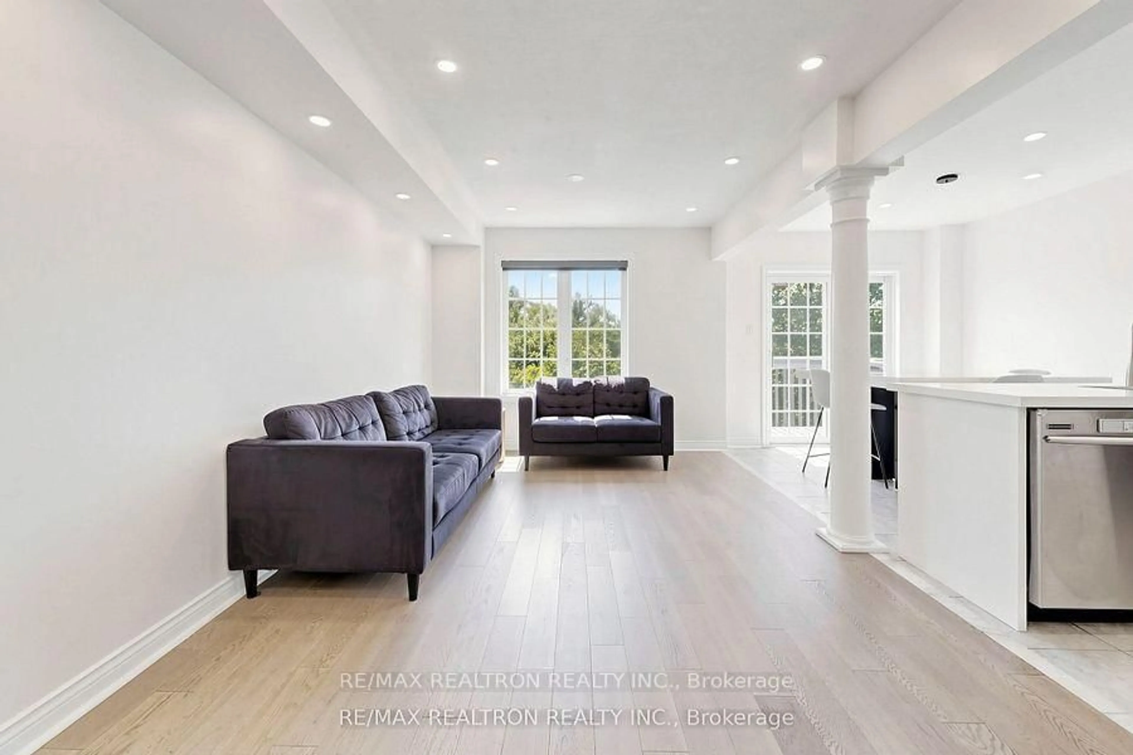 Living room with furniture, unknown for 54 Panama Pl, Brampton Ontario L6P 2G6