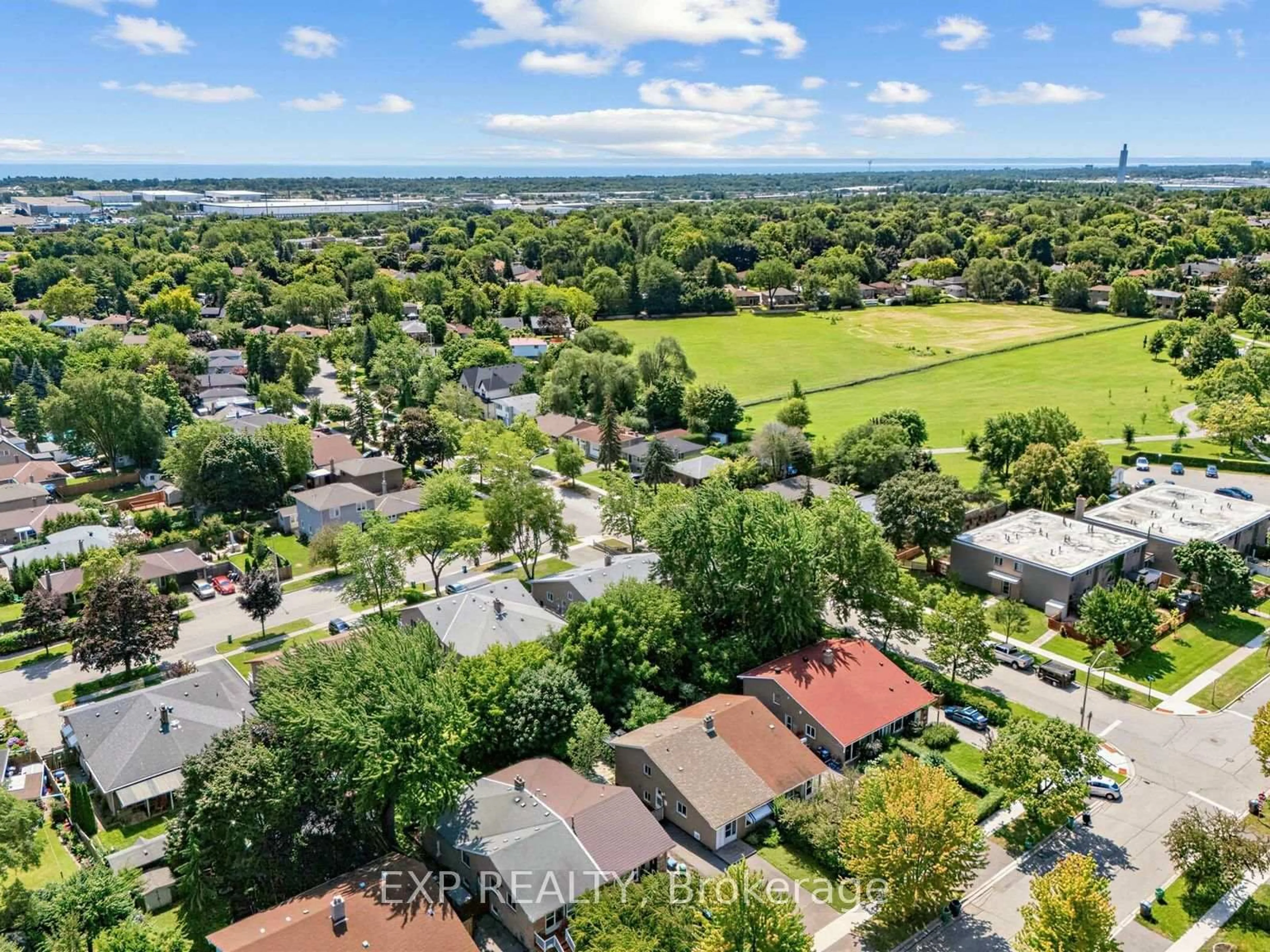 A pic from outside/outdoor area/front of a property/back of a property/a pic from drone, water/lake/river/ocean view for 1586 Sandgate Cres, Mississauga Ontario L5J 2E5