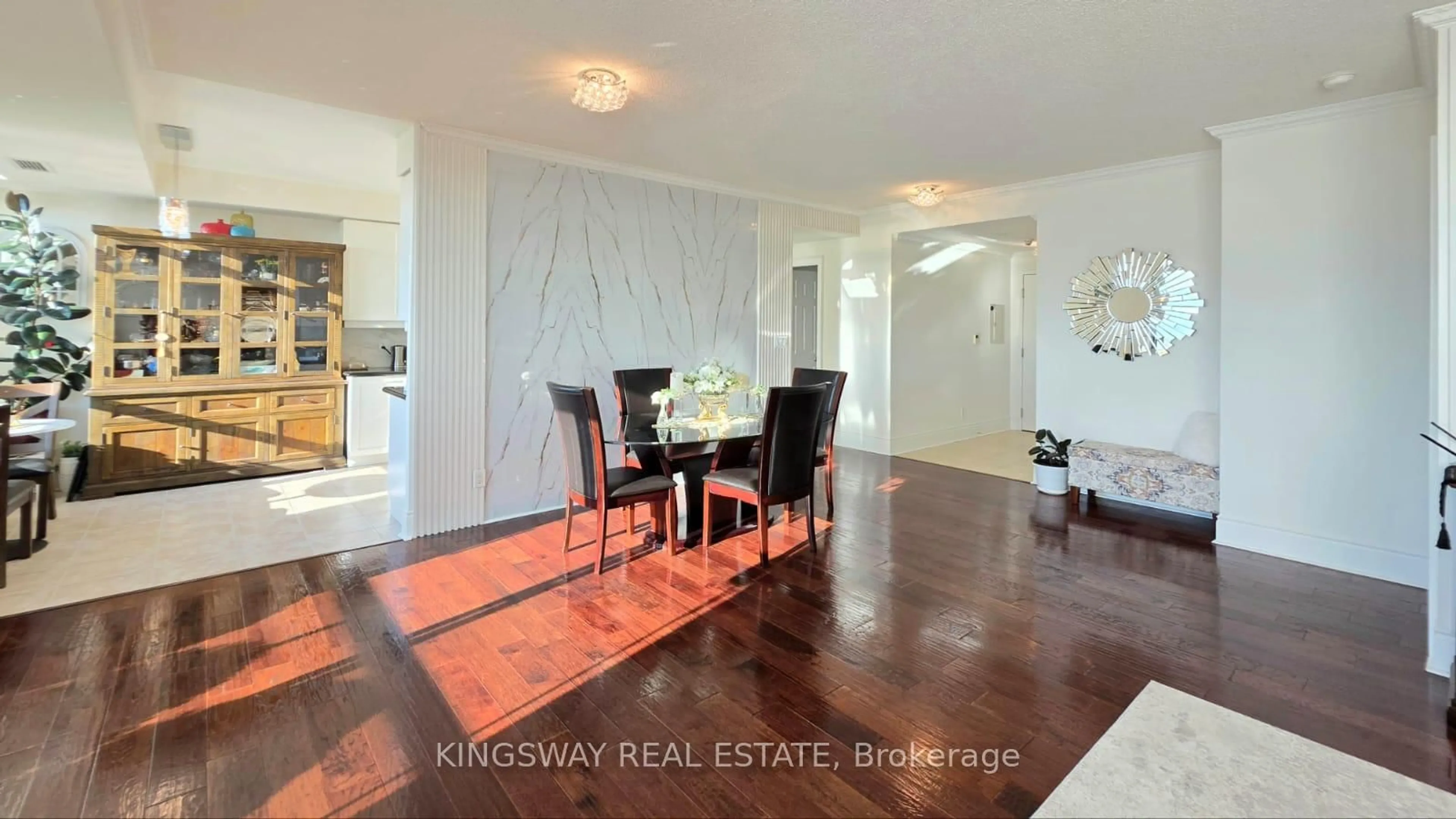 Dining room, unknown for 3880 Duke of York Blvd #3009, Mississauga Ontario L5B 4M7