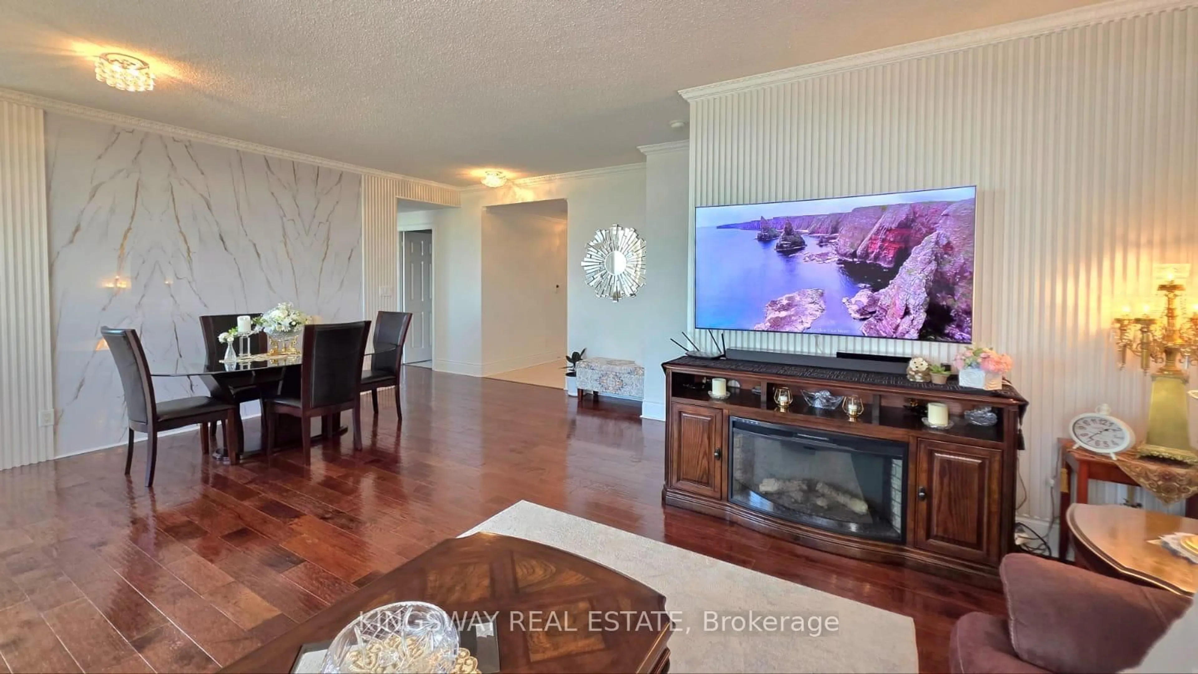 Unknown for 3880 Duke of York Blvd #3009, Mississauga Ontario L5B 4M7