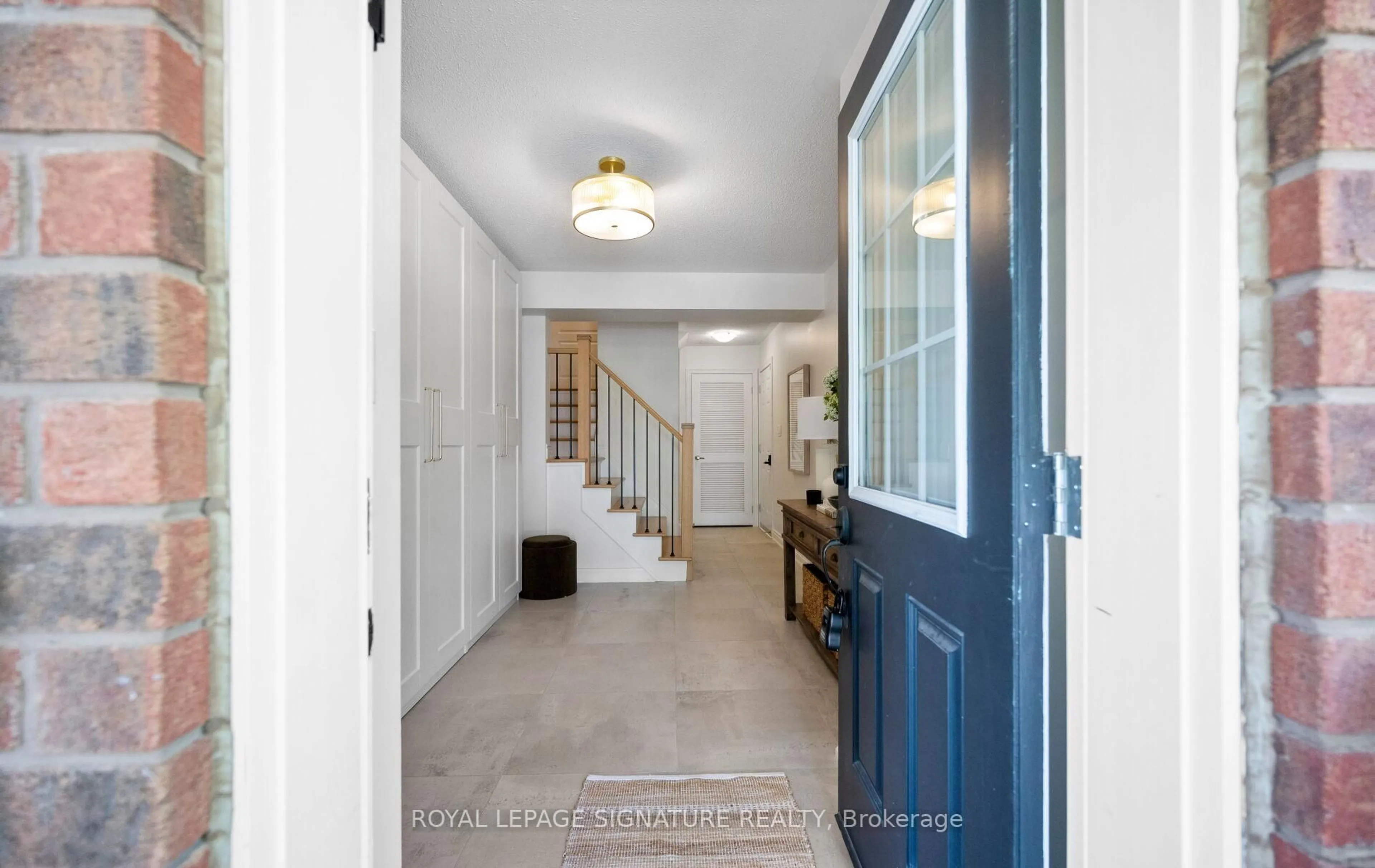 Indoor entryway for 944 Deverell Pl, Milton Ontario L9T 0M3