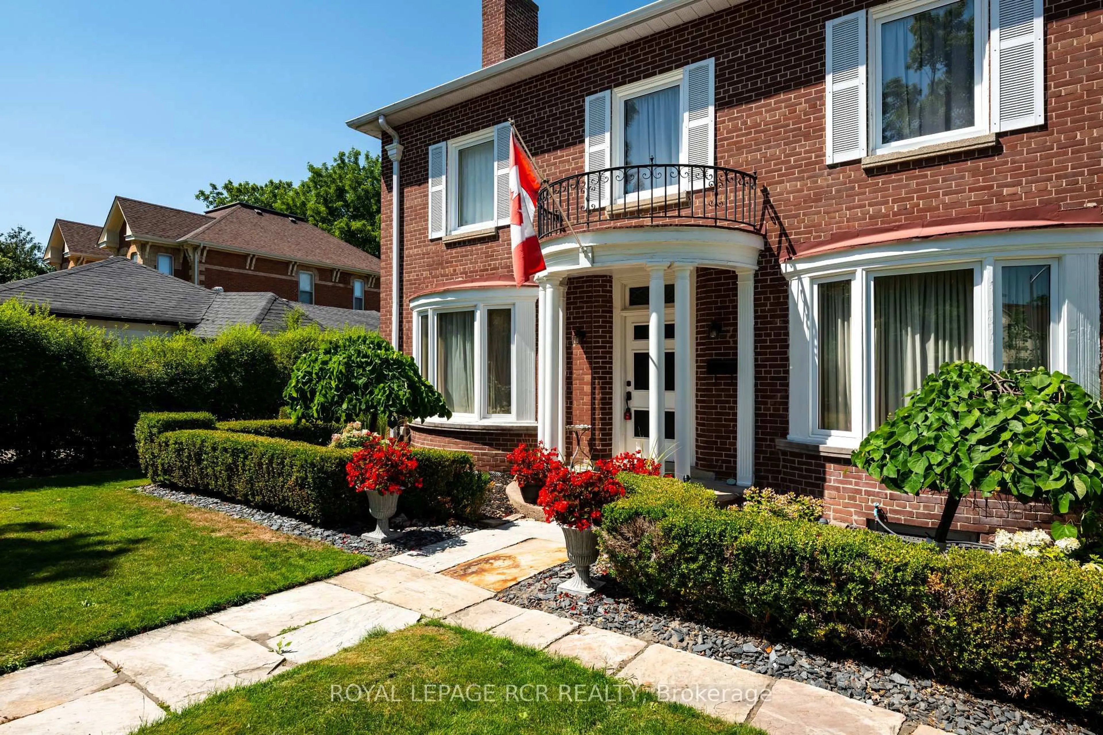 Home with brick exterior material, street for 17 First Ave, Orangeville Ontario L9W 1H7