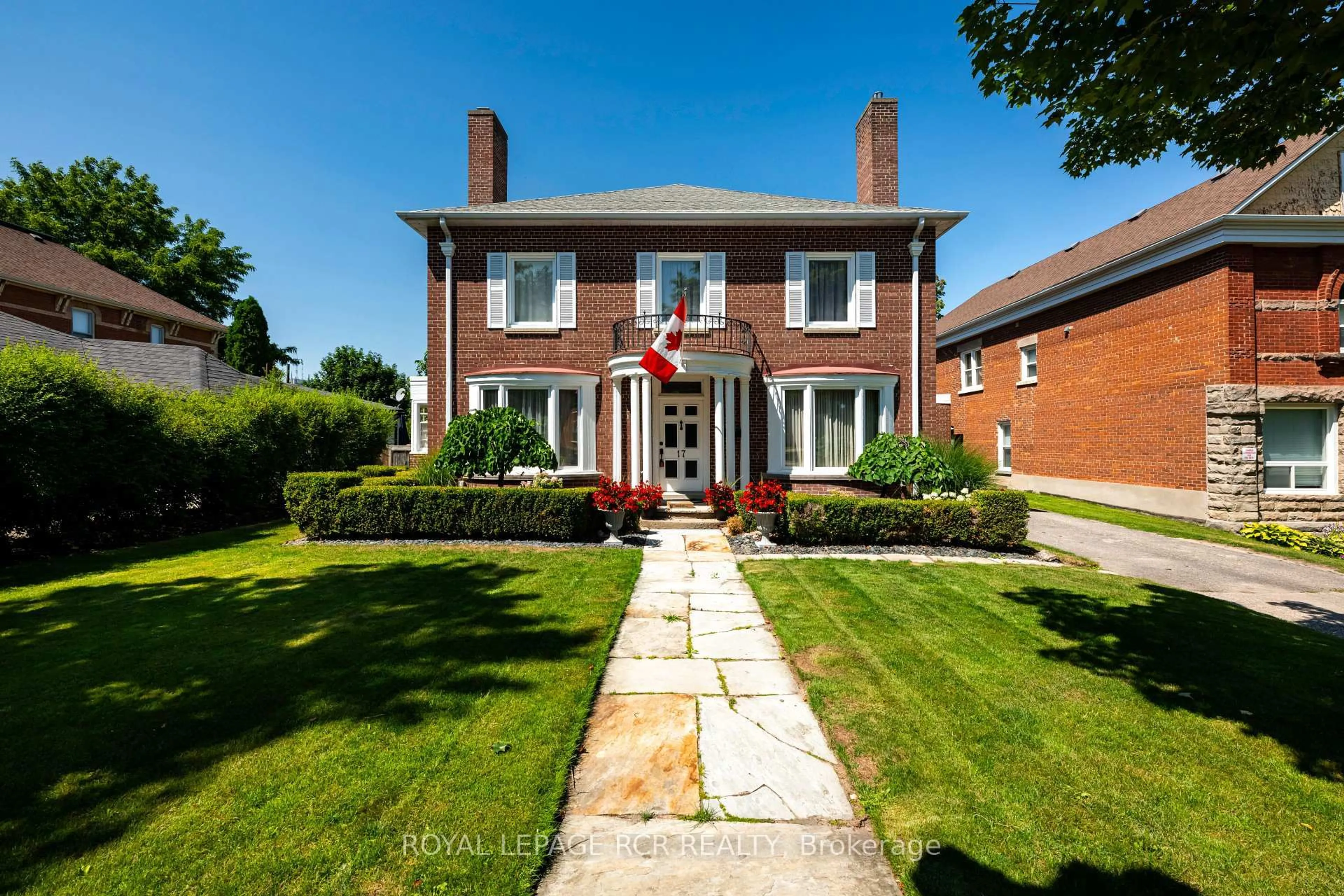 Home with brick exterior material, street for 17 First Ave, Orangeville Ontario L9W 1H7