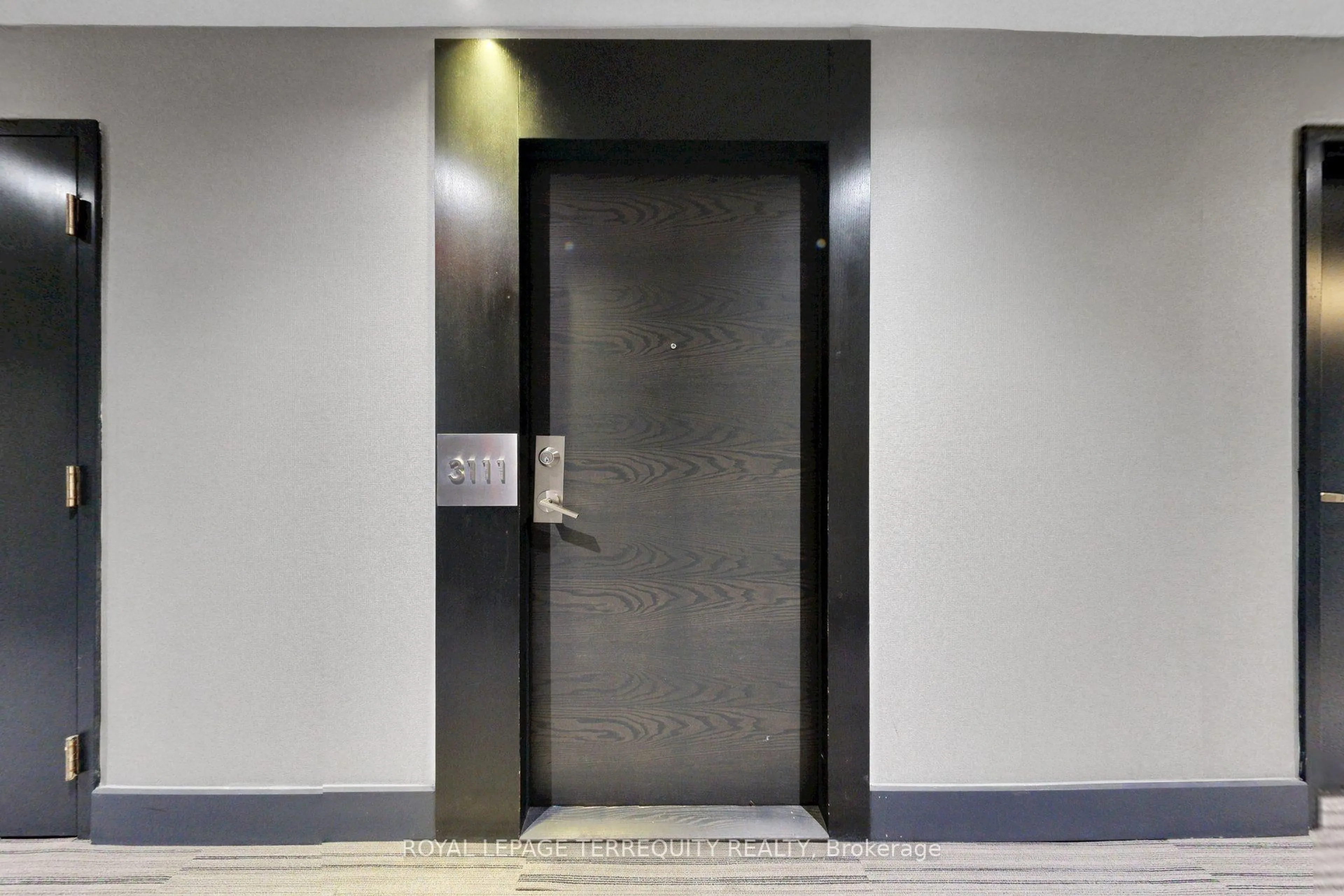 Indoor foyer for 33 Shore Breeze Dr #3111, Toronto Ontario M8V 0G1