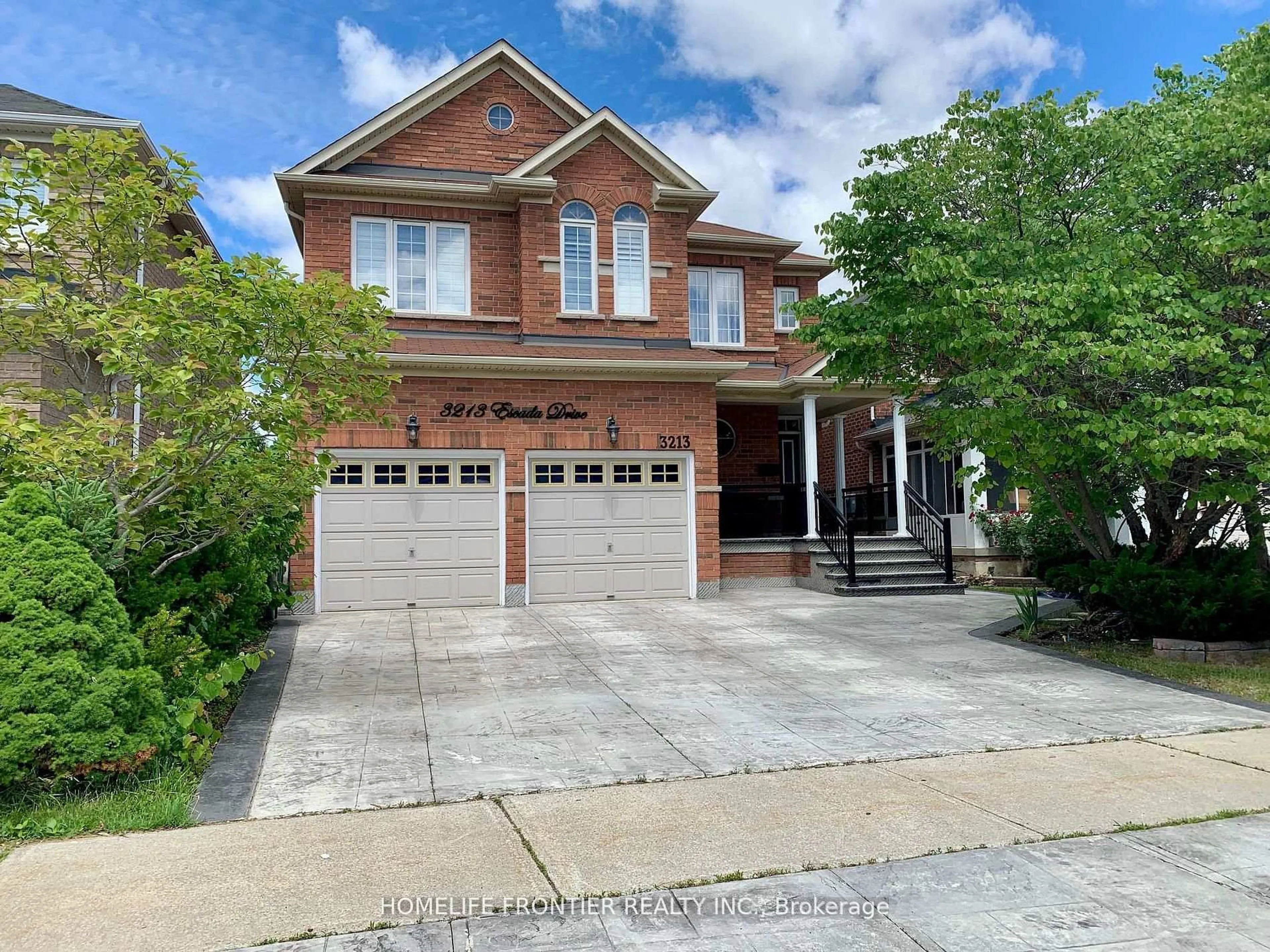 Home with brick exterior material, street for 3213 Escada Dr, Mississauga Ontario L5M 7V6