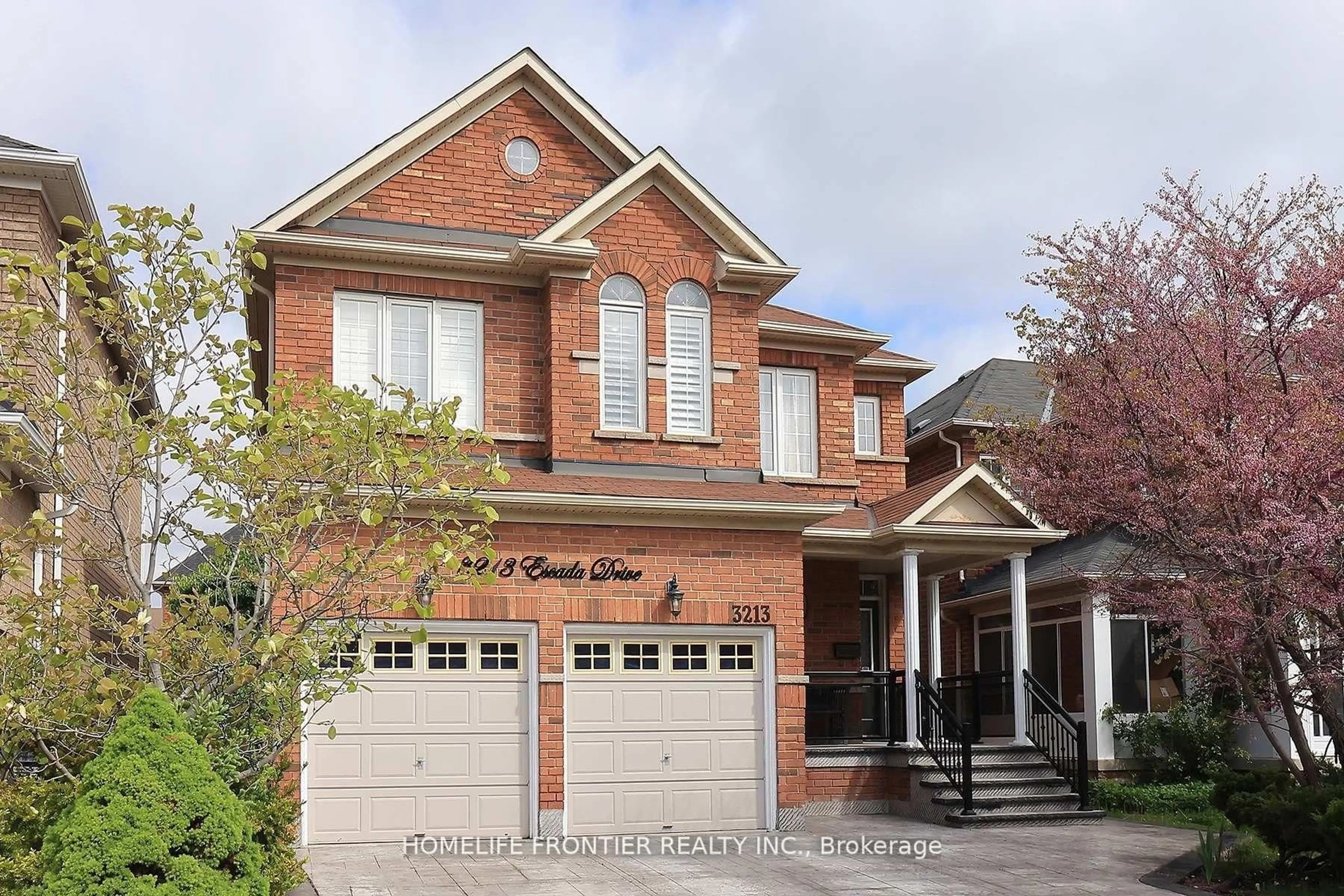 Home with brick exterior material, street for 3213 Escada Dr, Mississauga Ontario L5M 7V6