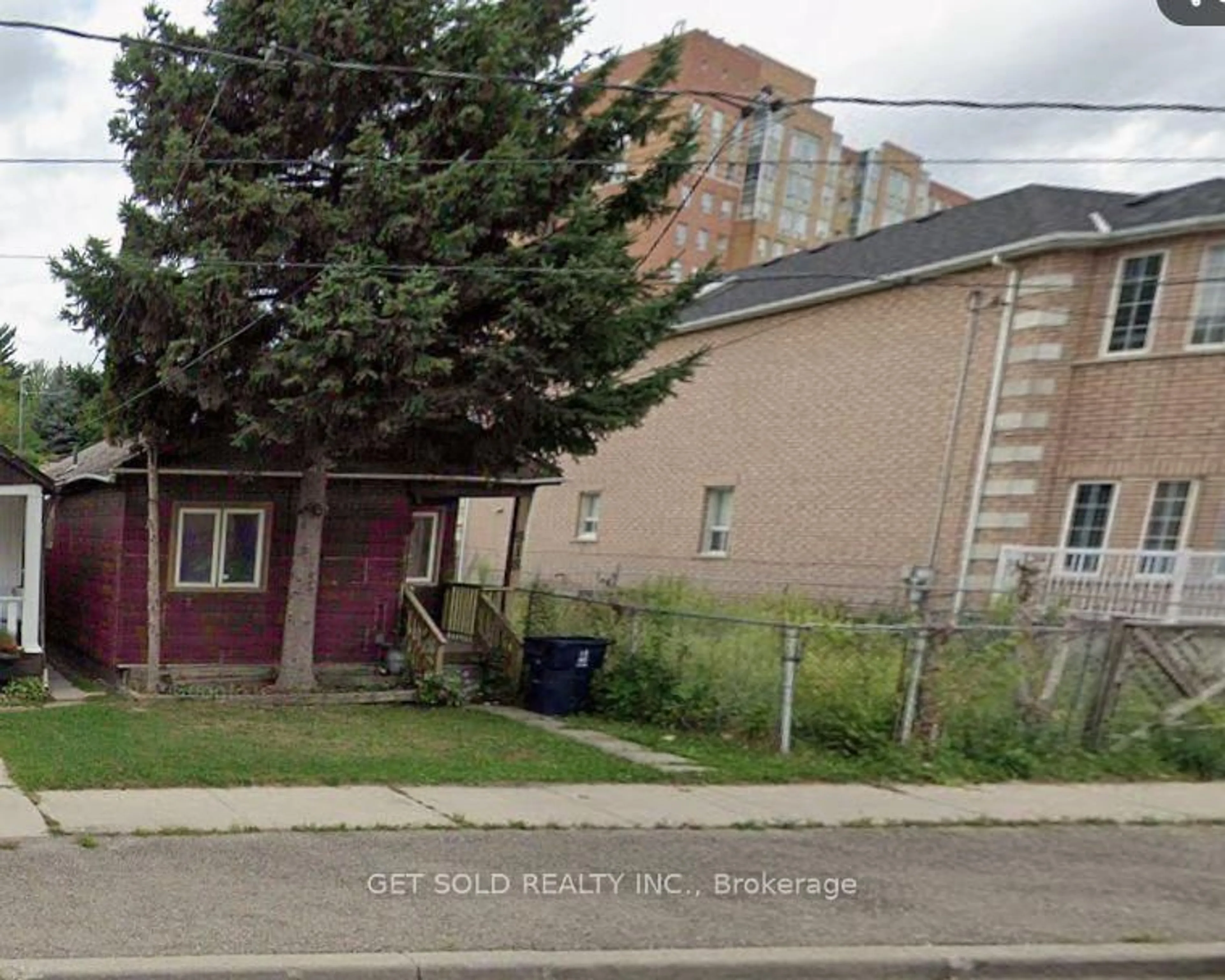 Blurry image for 918 Keele St, Toronto Ontario M6N 3E7