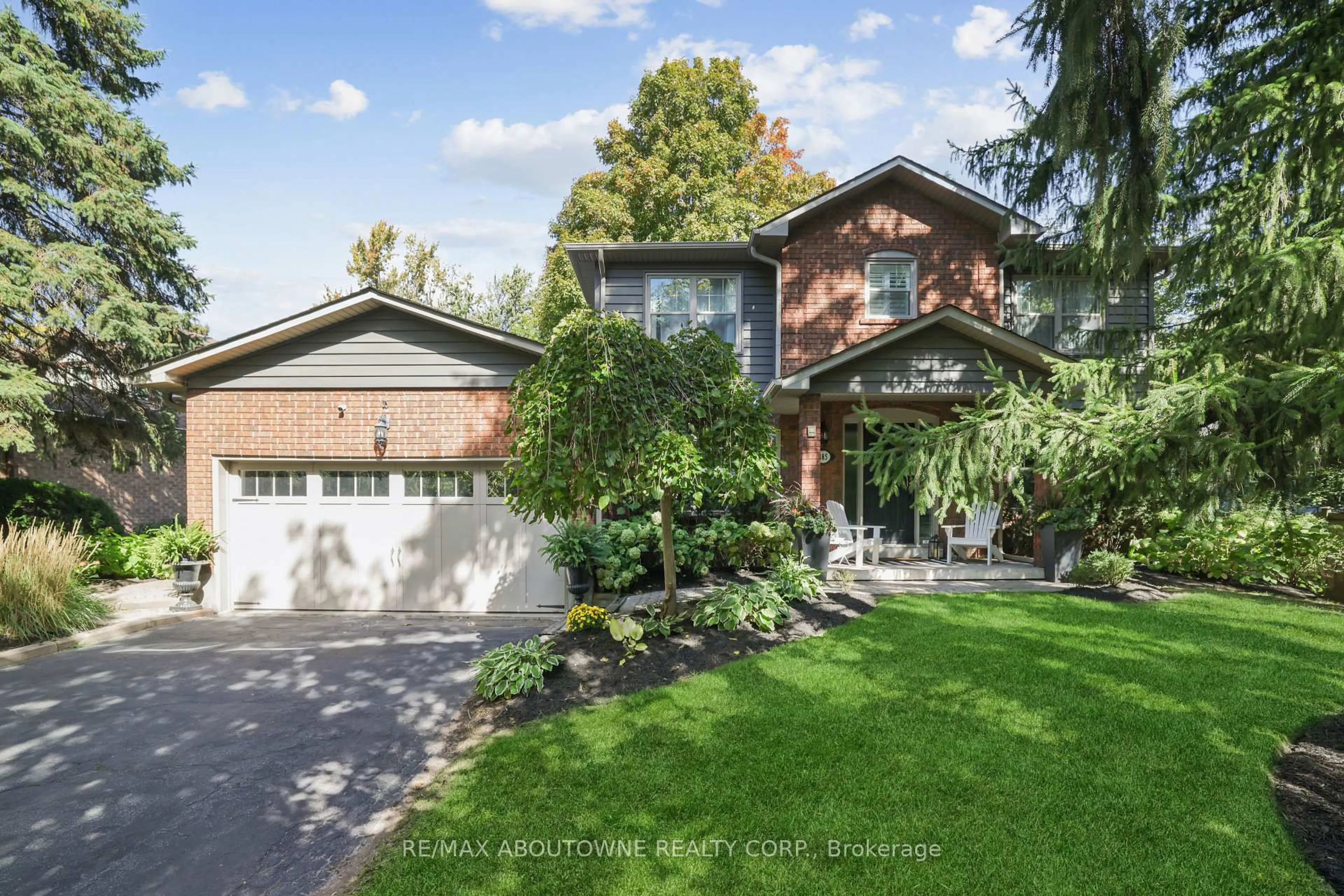 Home with brick exterior material, street for 485 Coleen Dr, Oakville Ontario L6J 6A4