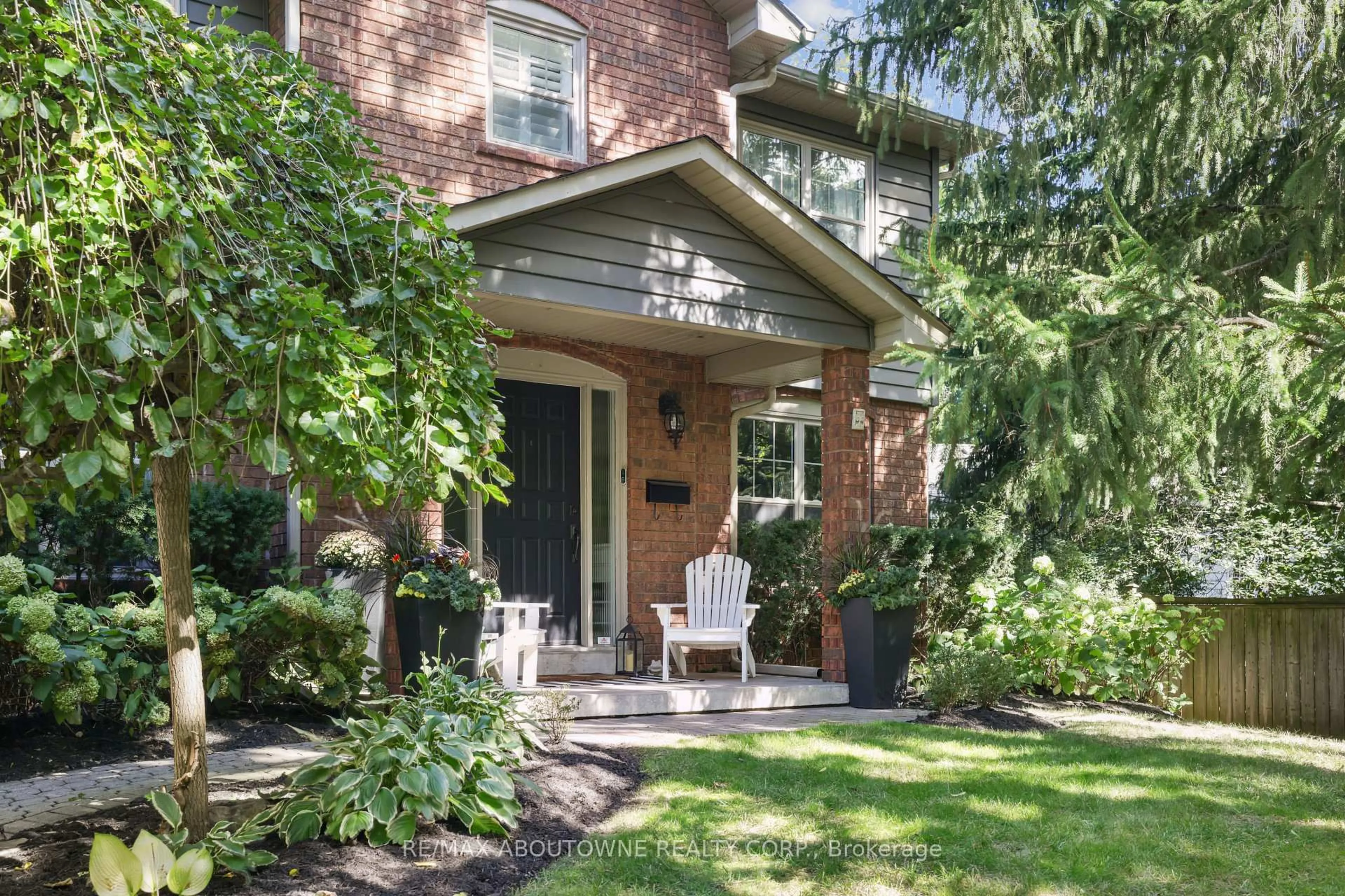 Home with brick exterior material, street for 485 Coleen Dr, Oakville Ontario L6J 6A4