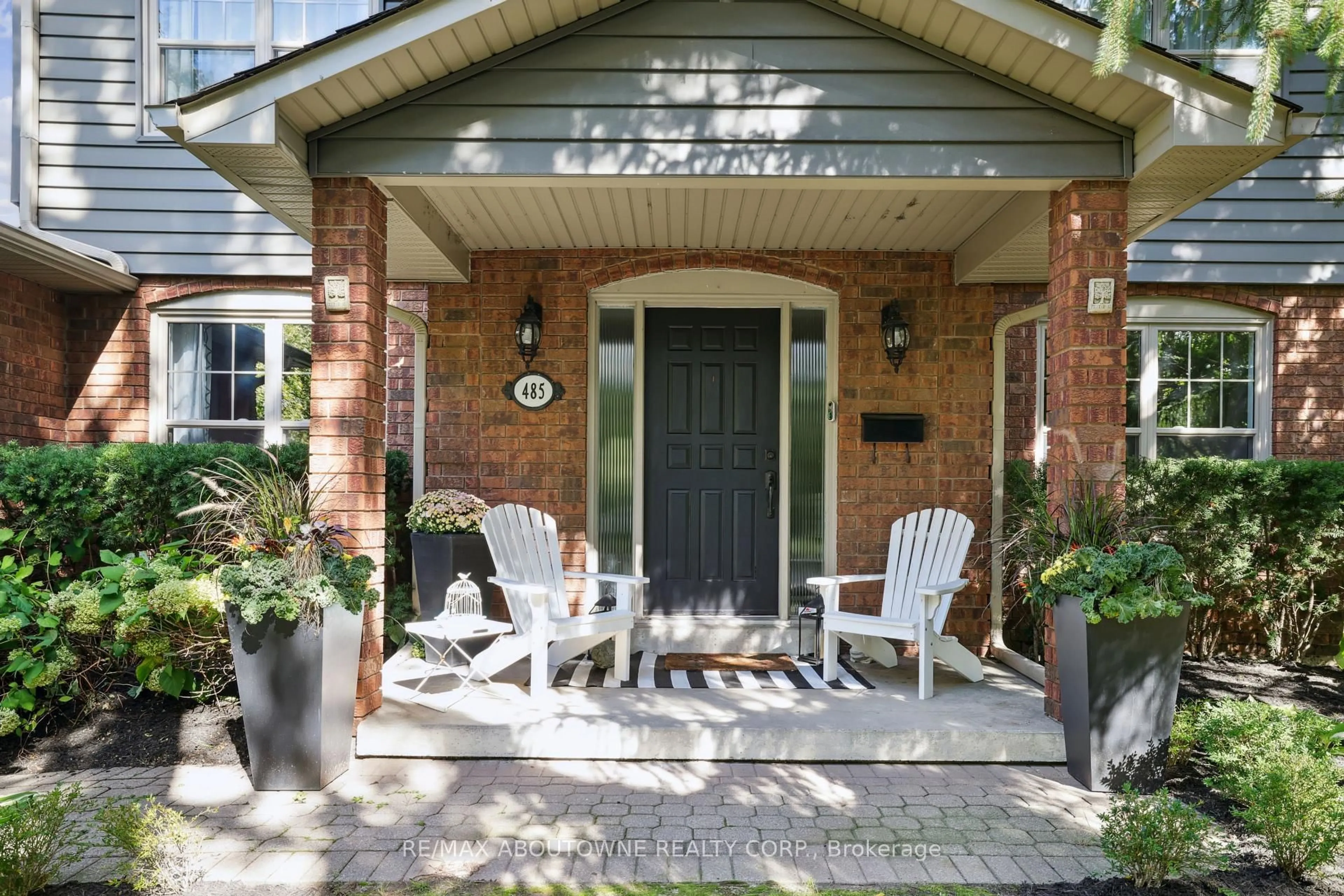 Home with brick exterior material, street for 485 Coleen Dr, Oakville Ontario L6J 6A4