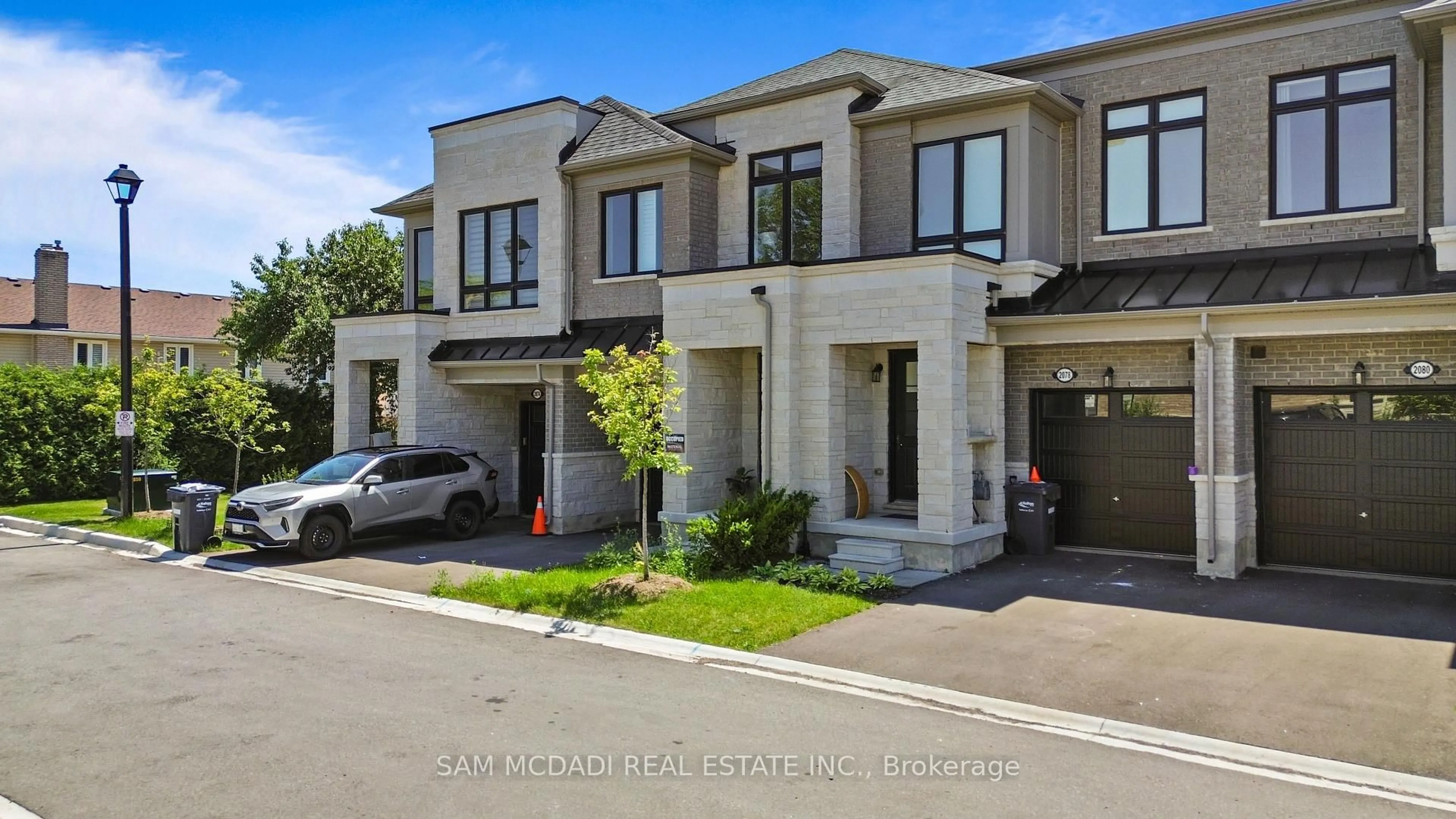 Home with brick exterior material, street for 2076 Coppenwood Common, Burlington Ontario L7P 0V8