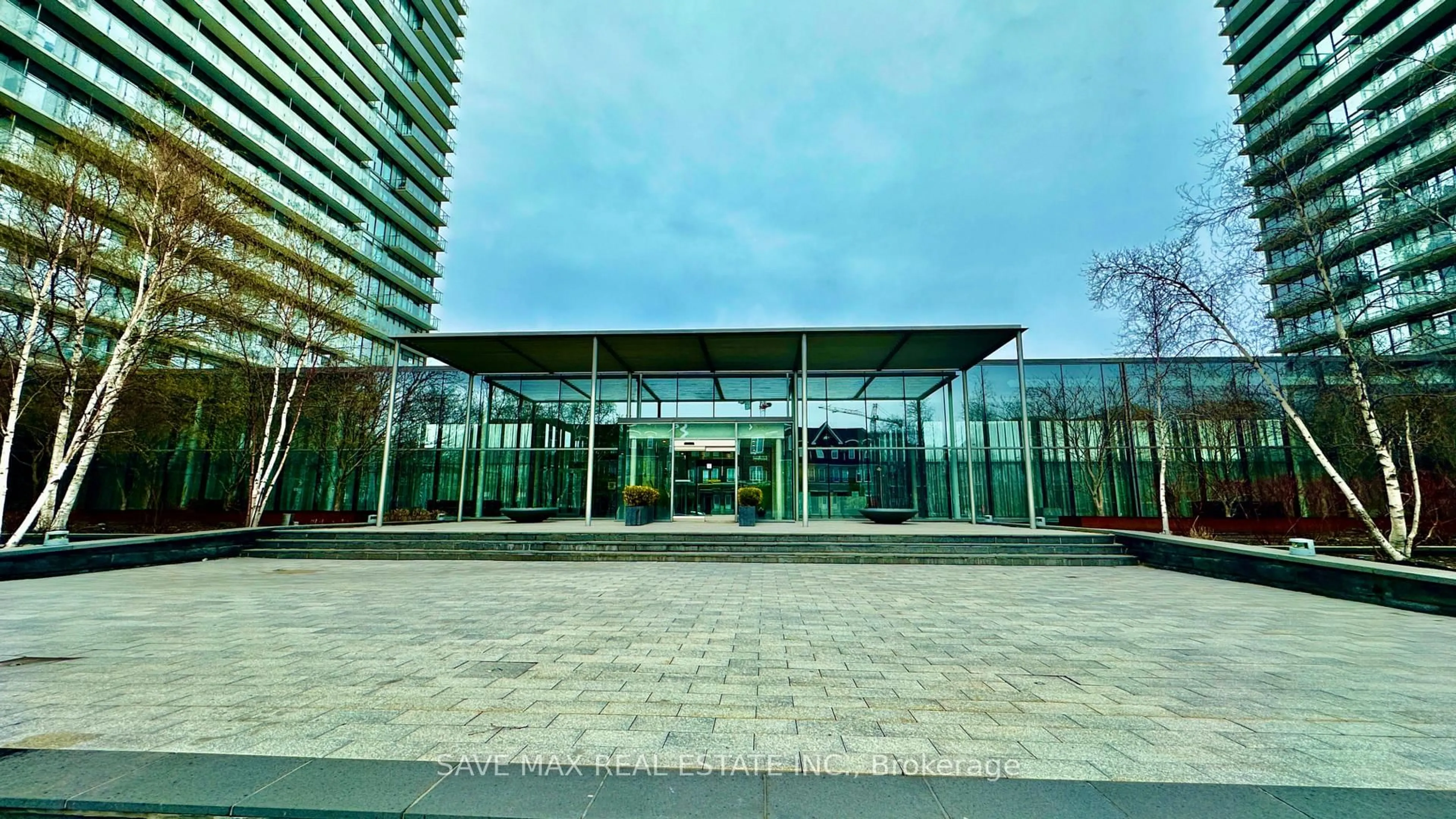 Indoor foyer for 105 The Queensway Ave #3213, Toronto Ontario M6S 2A2