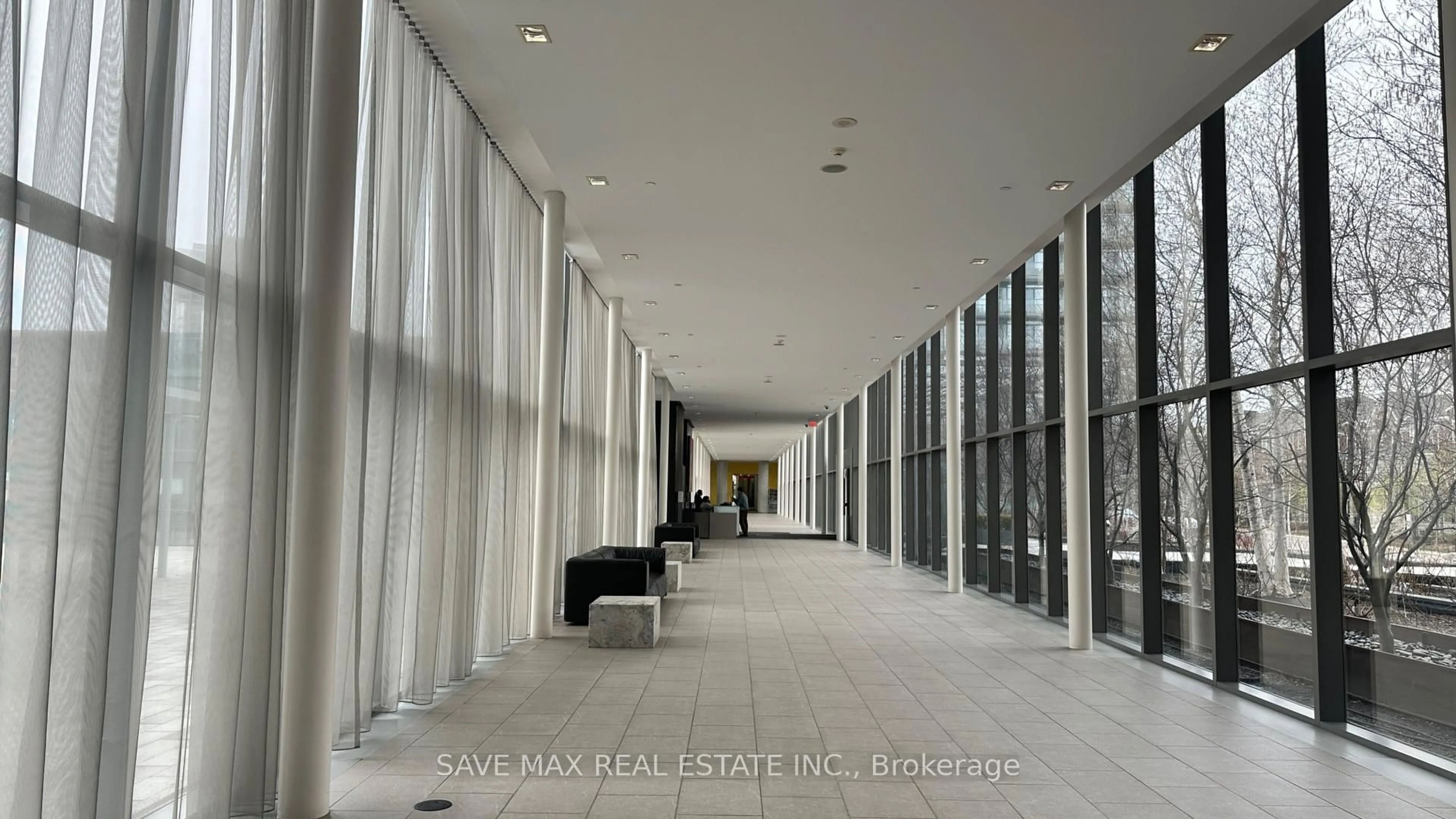 Indoor foyer for 105 The Queensway Ave #3213, Toronto Ontario M6S 2A2